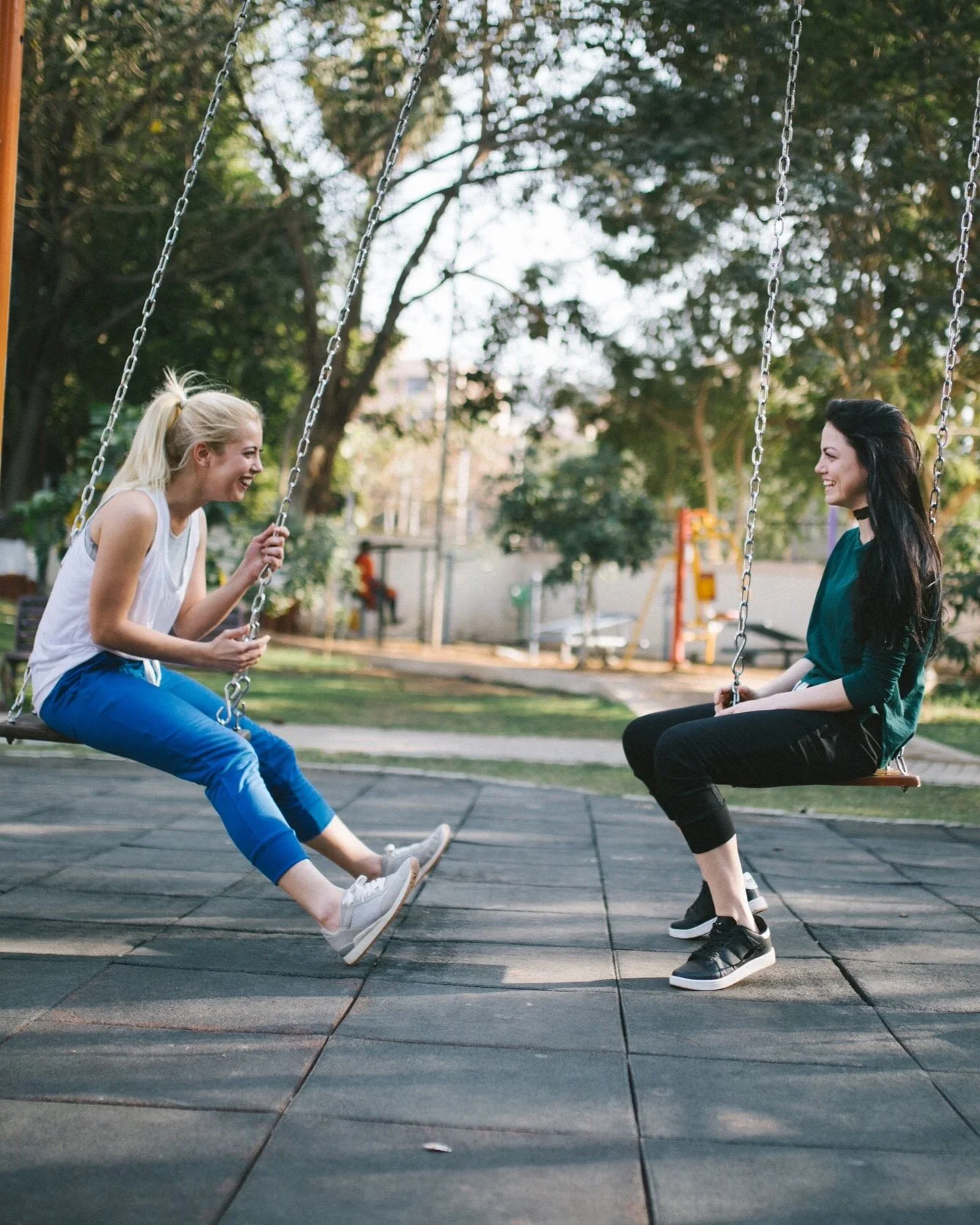 8 Ways to Motivate Your Nearest and Dearest to Declutter