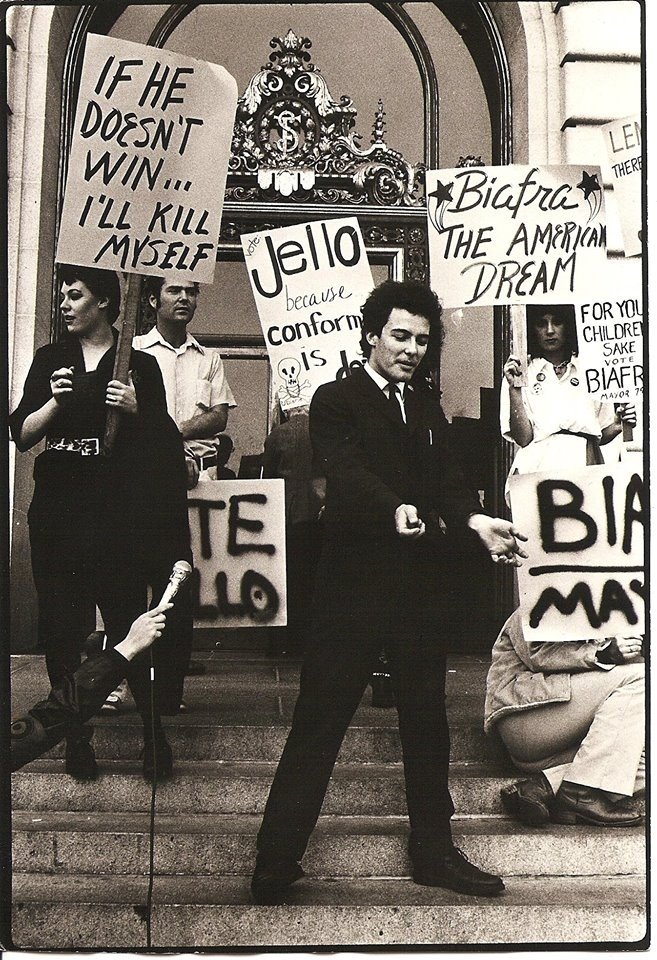 Jello Biafra, campaigning for mayor on the steps of City Hall