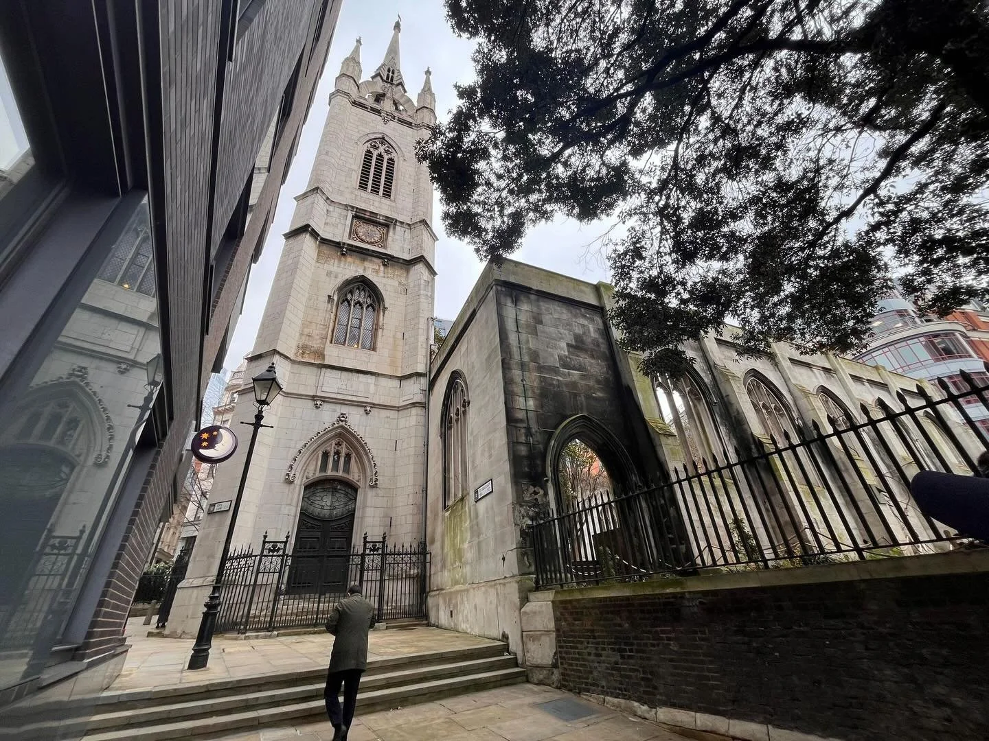 St Dunstan-in-the-East Church Garden &mdash; destroyed in blitz and turned into a public garden in 1960s - part of a London field trip of the architectural landmarks impacted by the Blitz #wwiihistory #BritishHistory #StDunstanInTheEastTransformed