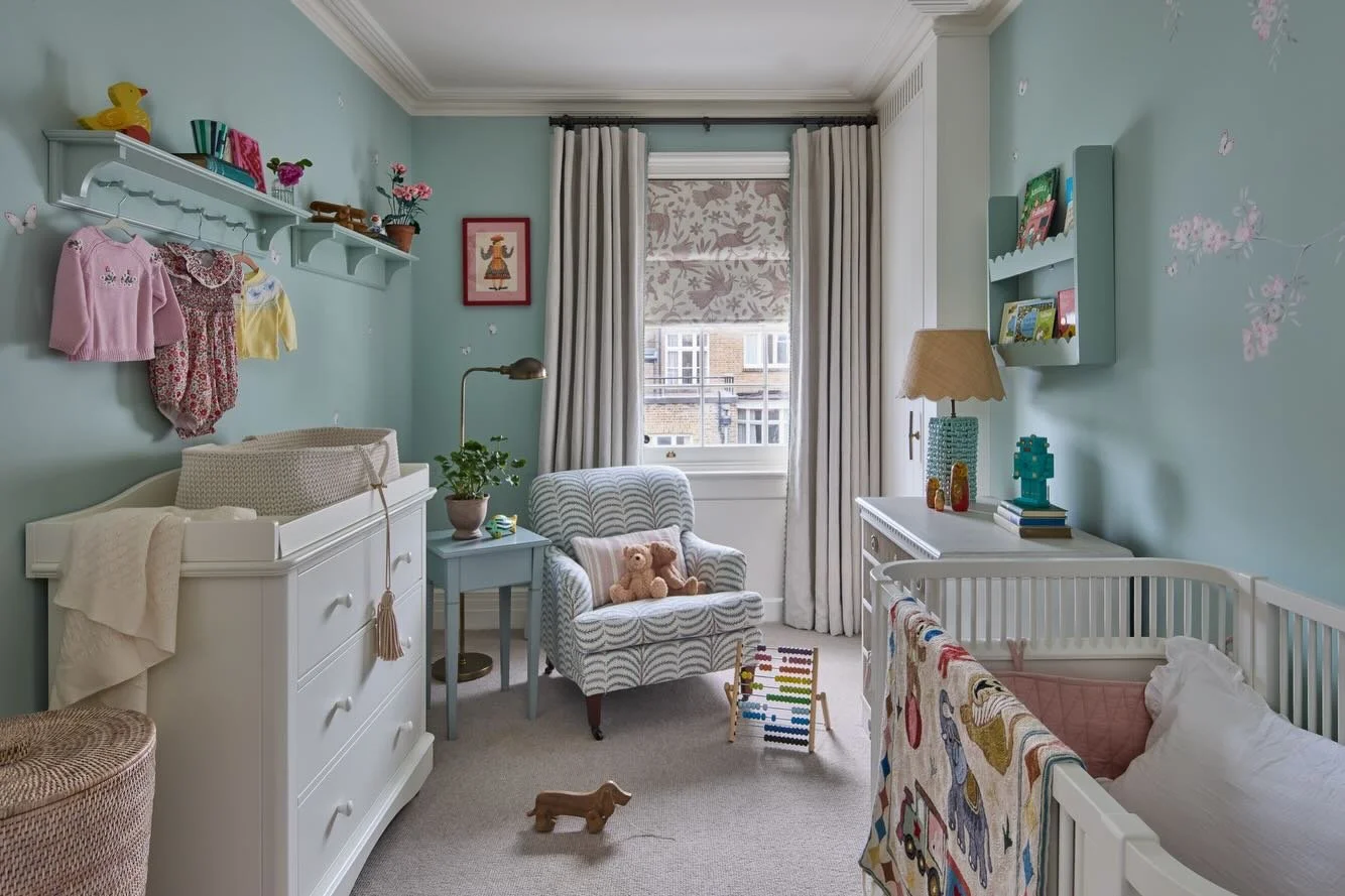 A sweet girl&rsquo;s bedroom we designed a couple of years ago. You can just make out a bespoke mural of butterflies and blossom by the very talented @nancy.daniell 🦋
Photos @jmphotocat &amp; styling @rachel_moreve_styling