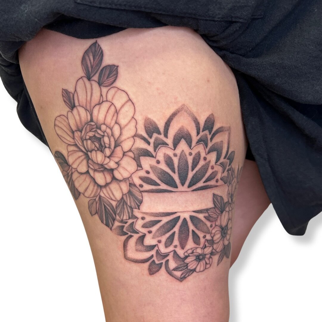 This unique in-progress mandala flower design by Rebecca is eye catching and technically top-notch 🪷

Click the link in our bio today to book your next floral piece with Rebecca today! 

#womenempowerment #illustrativetattoo #lineworktattoo #westpor