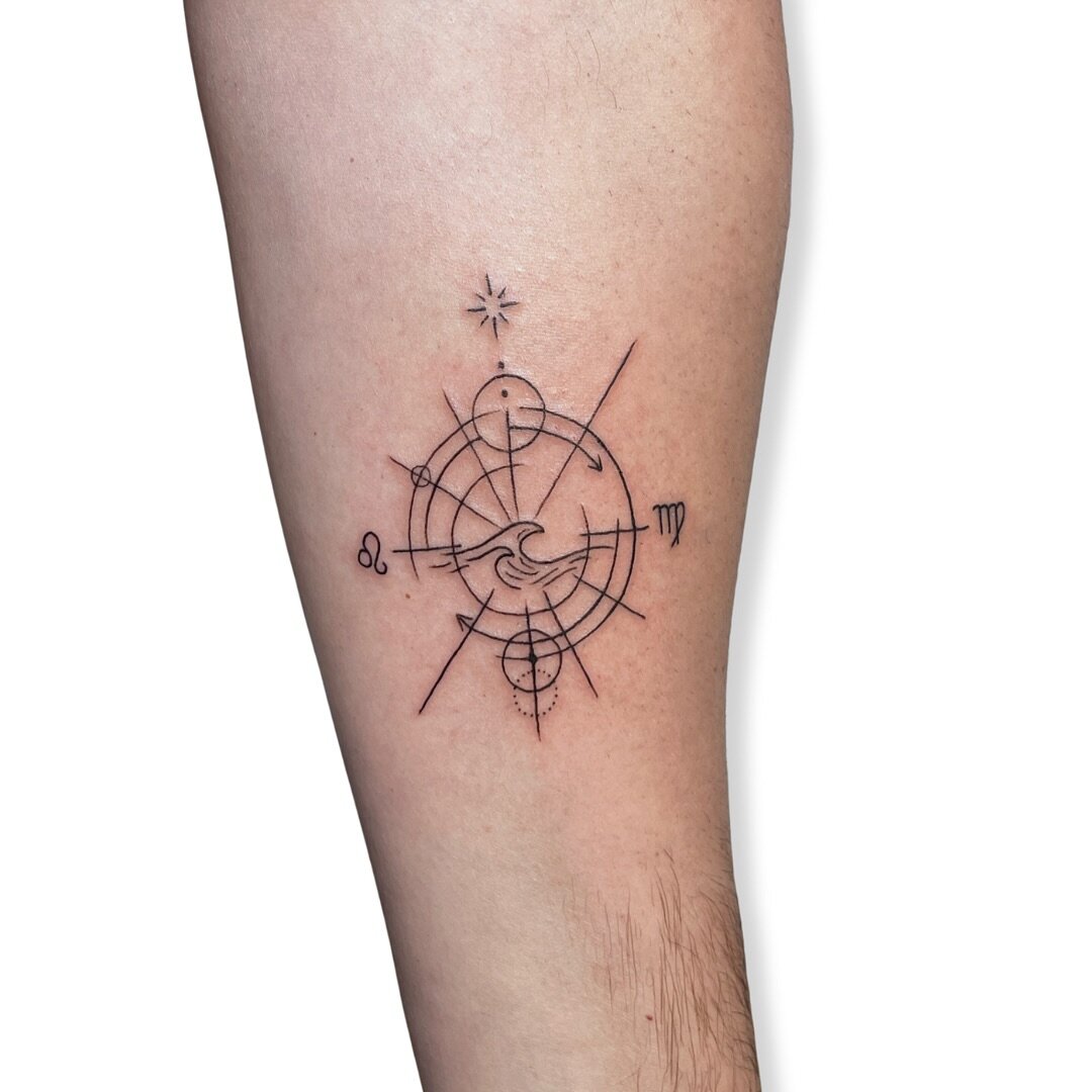 Representational compass by Jen @jenterritotattoos 🌌 Jen&rsquo;s fine line tattoos are always so sweet and special, and we love this interpretation of her client&rsquo;s family and life path✨ 

Click the link in our bio to book with Jen today! 

#wo