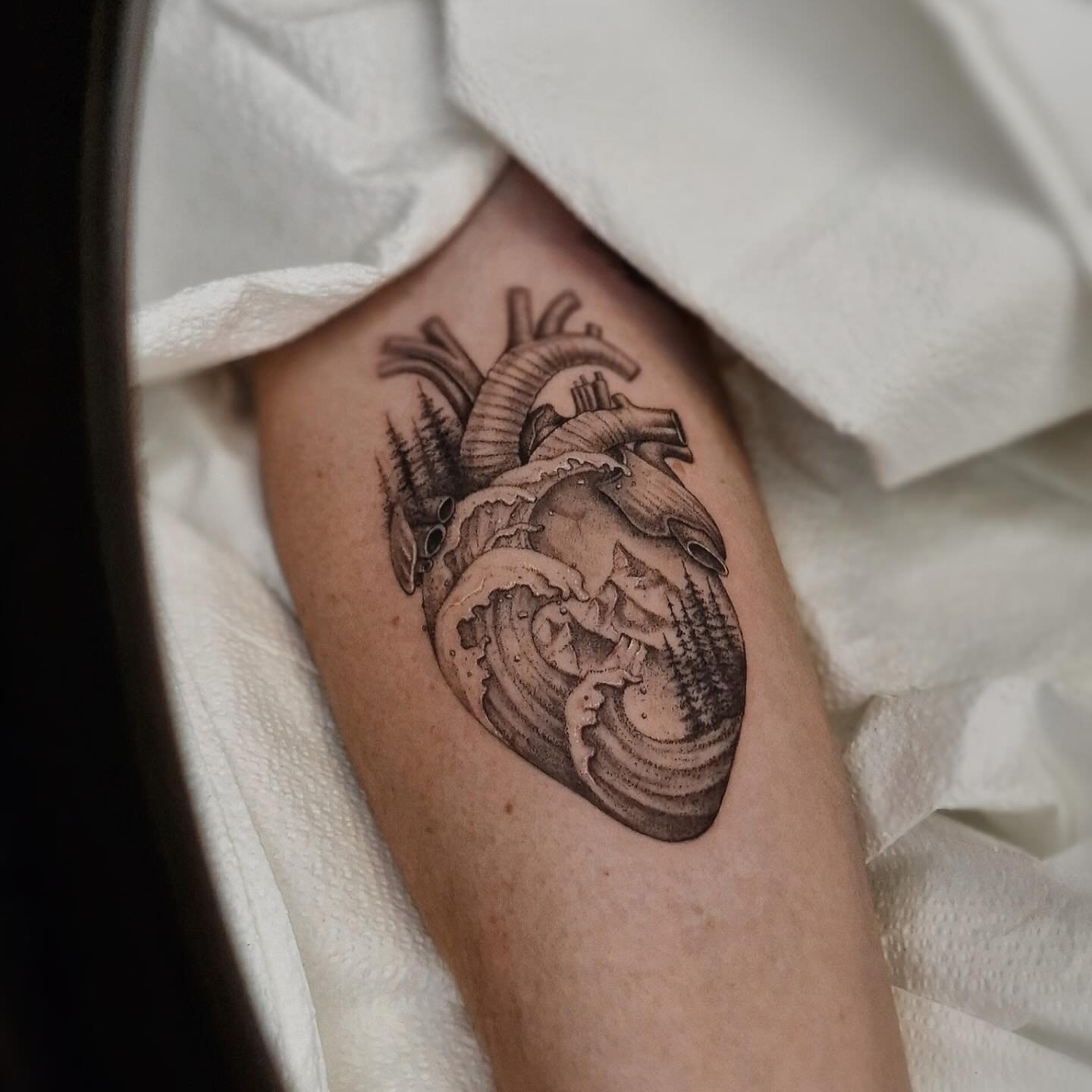 Wild at heart 🌄 This conceptual piece is captured perfectly by the one and only Anastasiia @wandertaube 🤍

Click the link in our bio to book with Anastasiia today!

#blackandgreytattoo #finelinetattoo #linework #handwritingtattoo #scripttattoo #wes