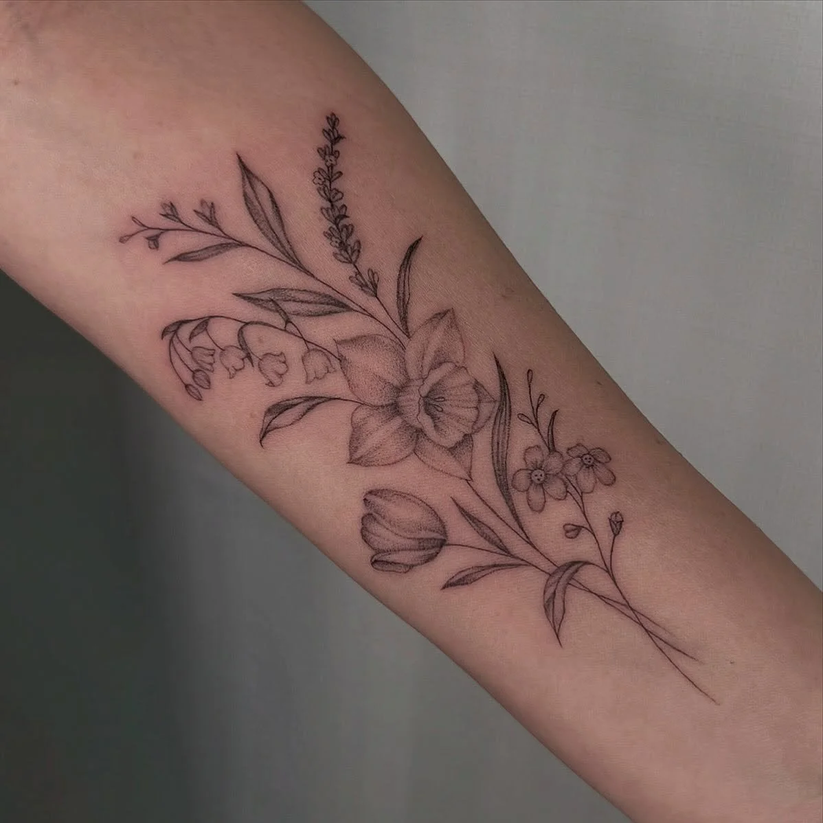 Tattoo by @amandamastattoo 🌷

#westportct #finelinetattoos #rebelandrose