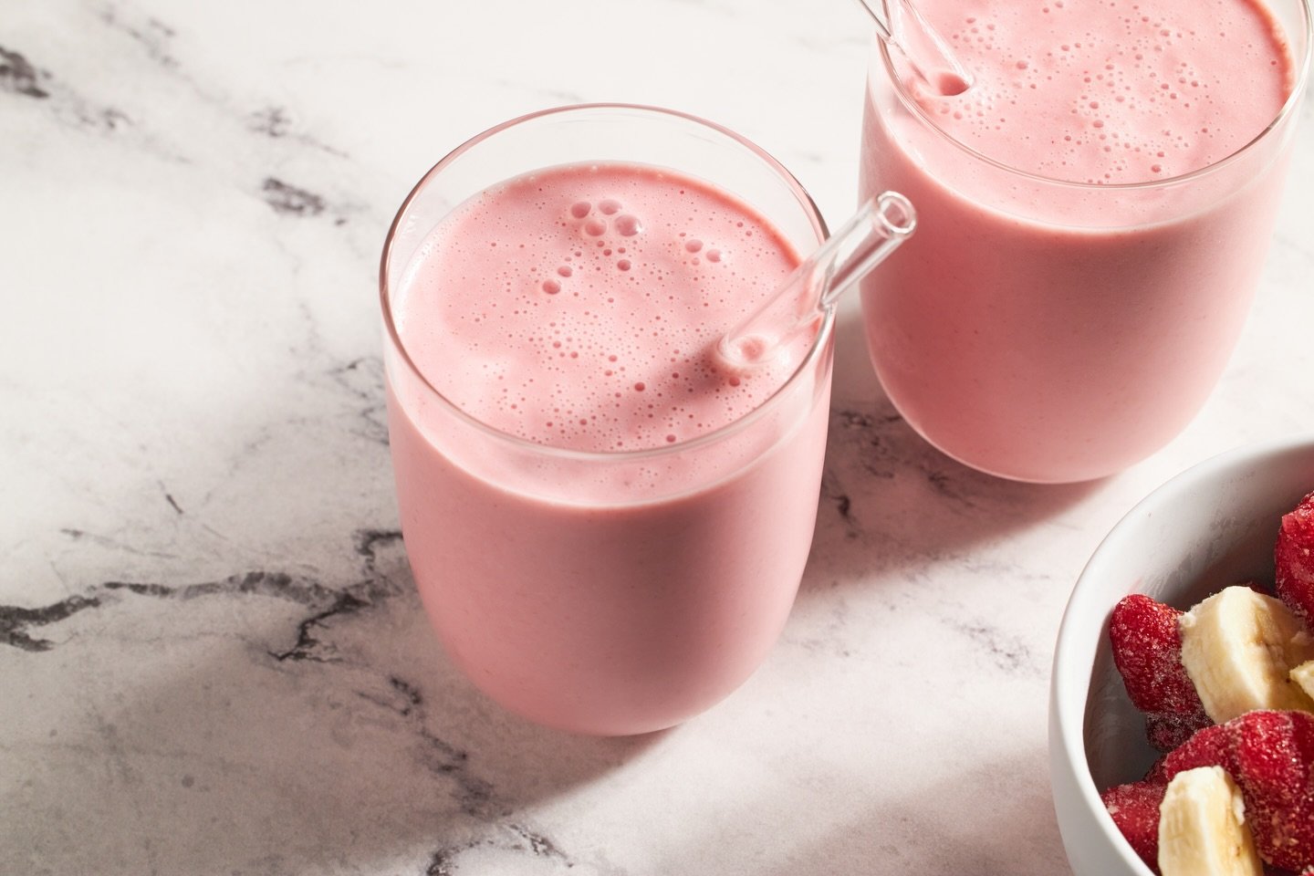 The days are getting sunnier, the mornings feel less rushed, and I&rsquo;m tucking into more easy recipes like this 2-ingredient smoothie. Find the recipe by searching Smoothie on the Simply Recipes site 
#smoothierecipes