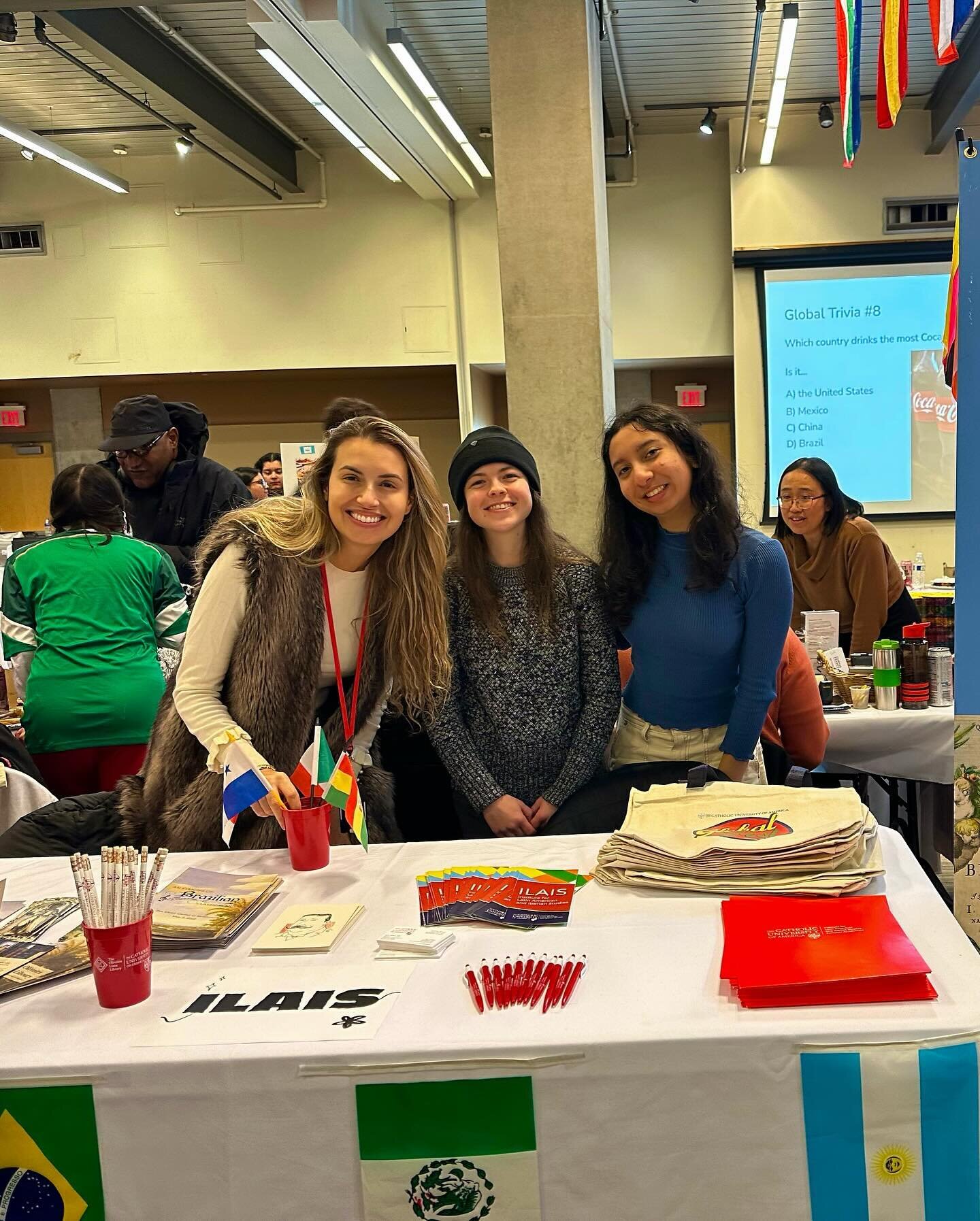 🌎Both the ILAIS and OLL teams welcomed CUA students at our shared table during Global Fest 2024! Organized by the CCE and OIS, Global Fest annually celebrates diversity in our community with music, food, and the presence of cultural organizations on
