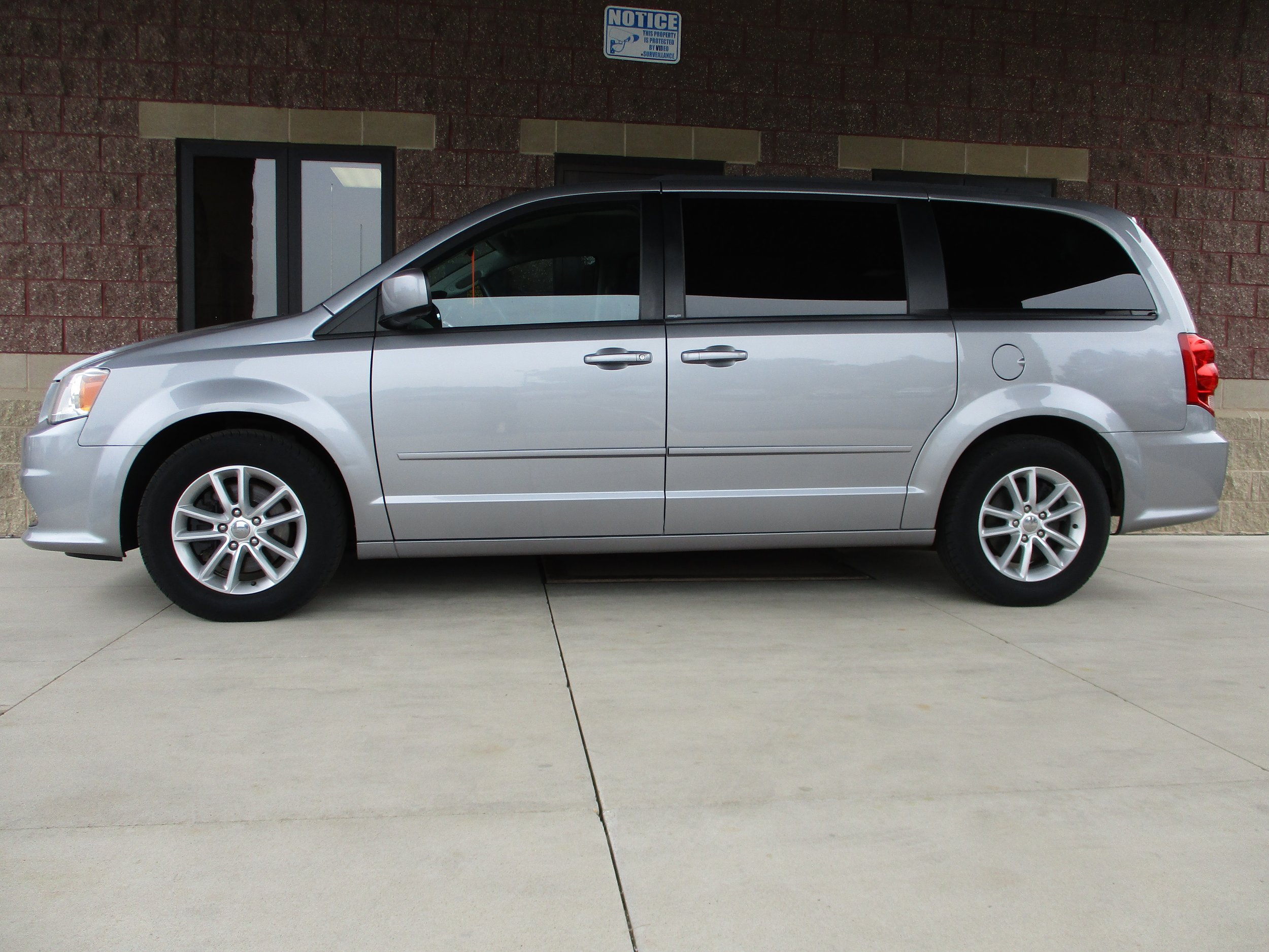 2013 Dodge Grand Caravan SXT - $7,000