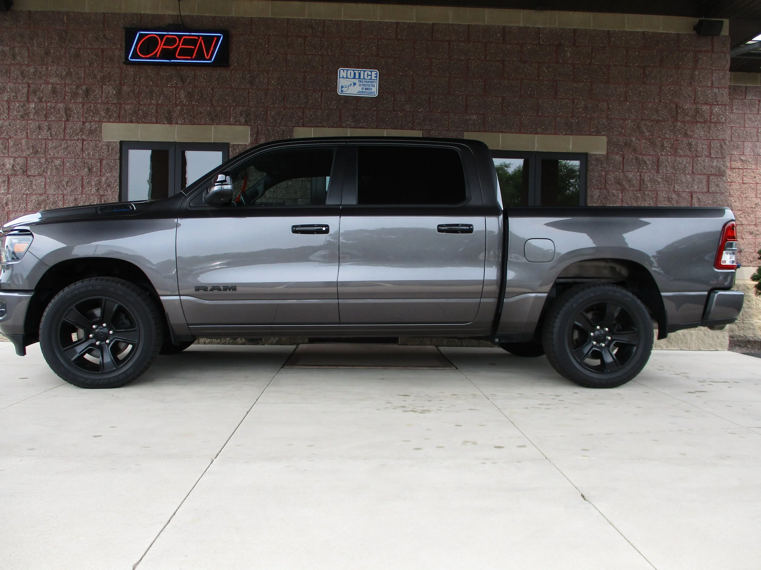2023 Ram 1500 Big Horn - $41,000
