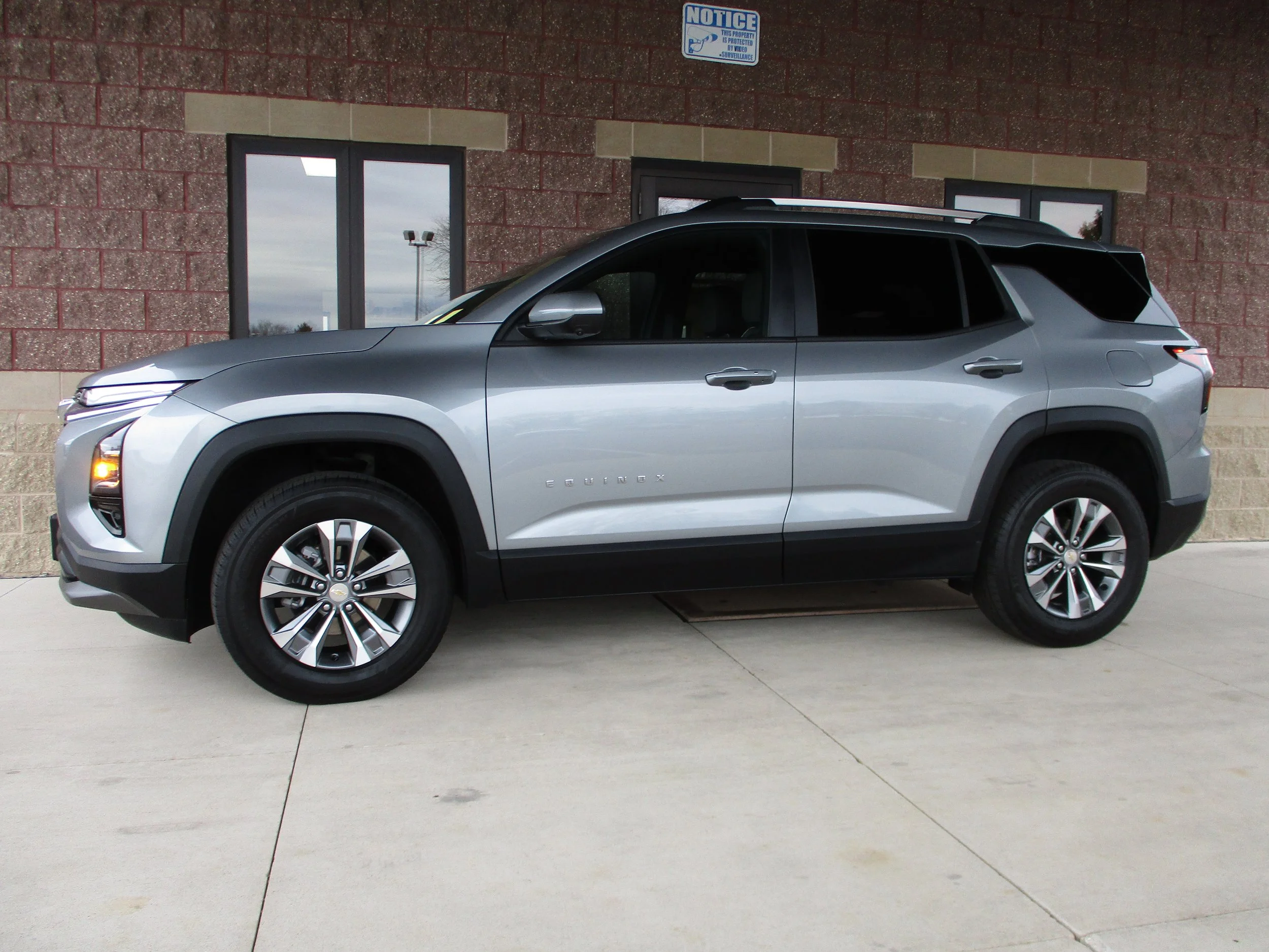 2025 Chevrolet Equinox LT - $27,000