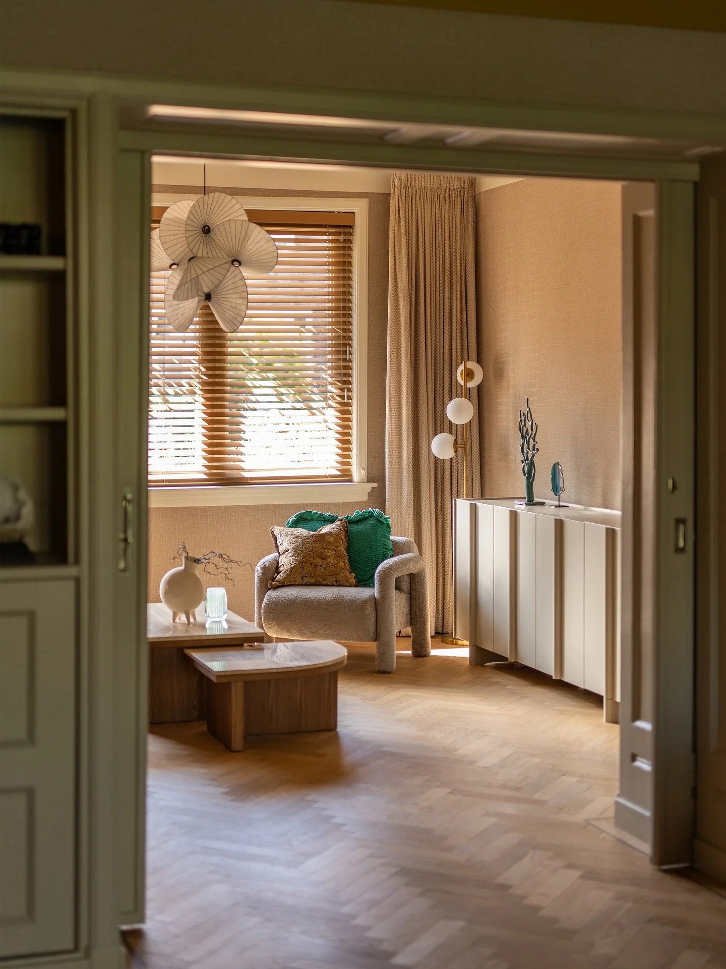 “Sunday vibes 🌤️ Na een relaxte start van de dag zitten we nu in de auto richting ETC in Culemborg. Even rondkijken bij de nieuwste collecties—lekker voor wat eigen inspiratie, maar natuurlijk ook met onze klanten en projecten in gedacht