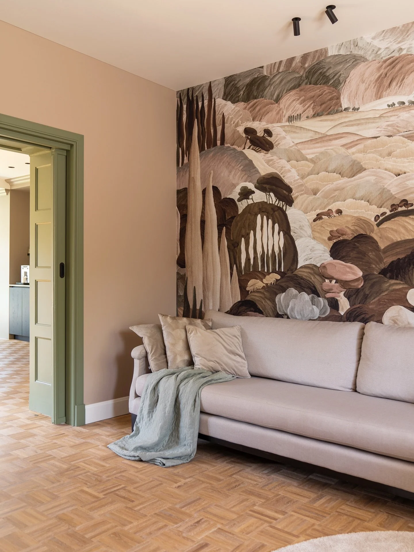 Wij geloven niet zo in &lsquo;tijdloos&rsquo;.
We geloven in iets dat n&uacute; klopt.

In een interieur dat iets over je zegt.
Vandaag. Niet ooit.

Veilig kiezen kan altijd nog toch?

&mdash; Mr.Mr.Living

#boldinteriors #eclecticinteriors #interi&o