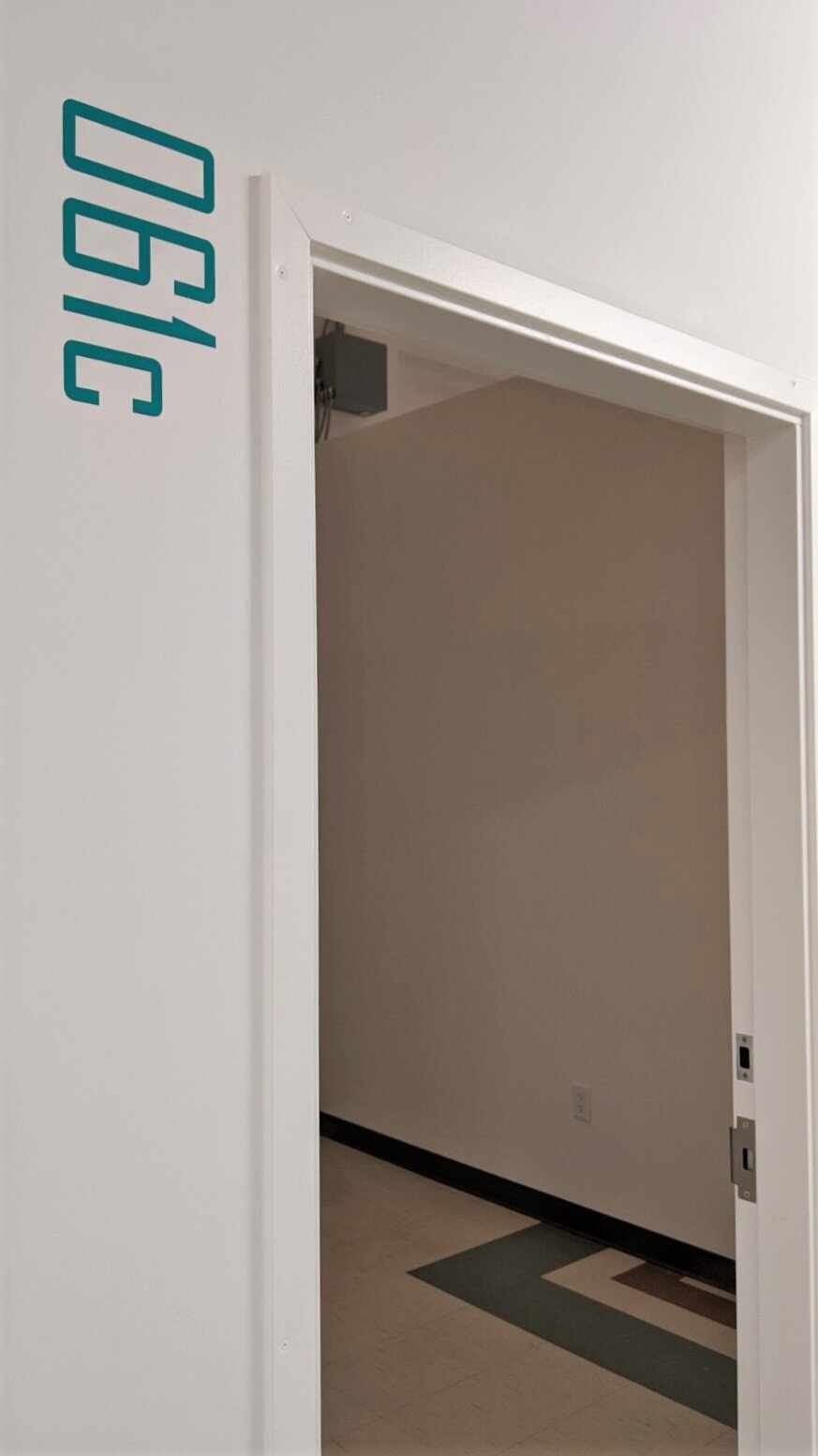 061C-1.jpg