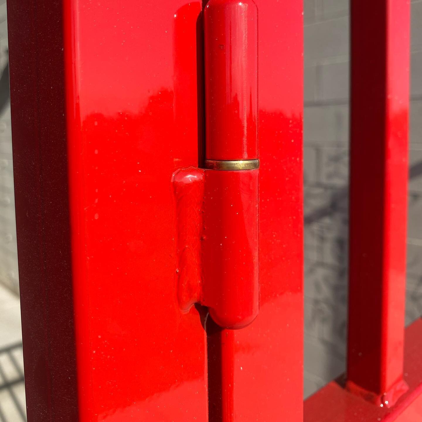 we love how this red turned out 😍❤️&zwj;🔥
.
.
.
.
#staticcustomcoatings #powdercoating #powdercoat #steelgate #redpowdercoat #phoenixpowdercoating