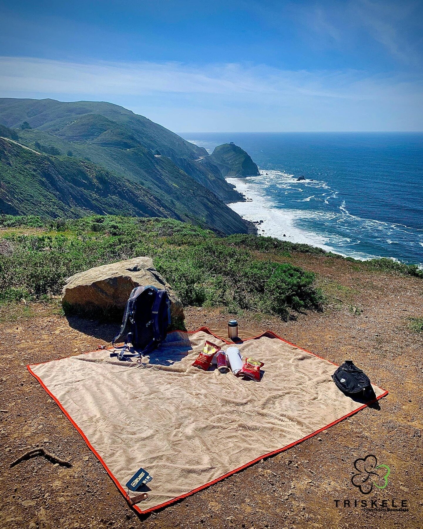 One of our newest Favorites.⁠
⁠
The HELLAGOOD adventure blanket from Belmont Blanket.⁠
⁠
Waterproof.⁠
Plush &amp; Soft.⁠
Washable.⁠
Made in Oregon.⁠
Antimicrobial.⁠
⁠
Customizations:⁠
-Stamp custom logo on leather tag and wrap⁠
-Custom binding edge c