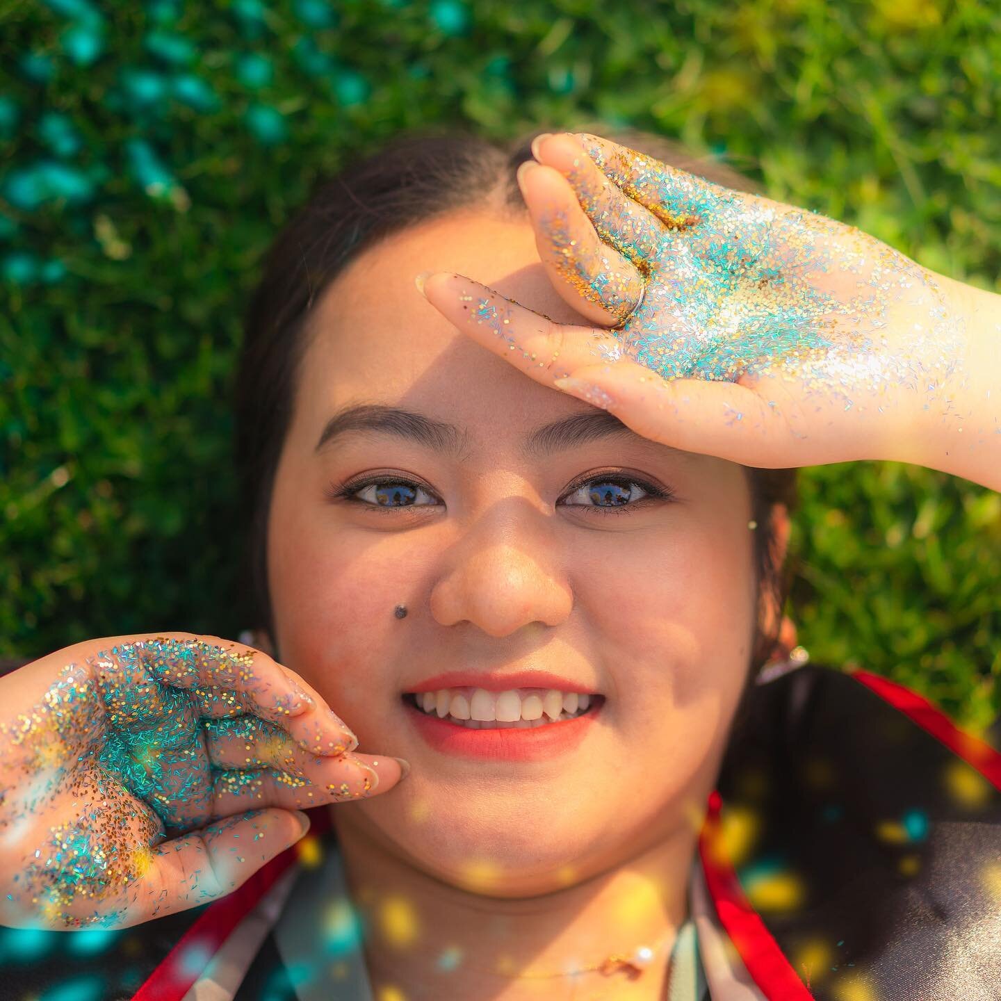 My favorite! 😌

#glitter #photography #photo #photoshoot #photooftheday #photoeveryday #graduation #college #graduated #photosession