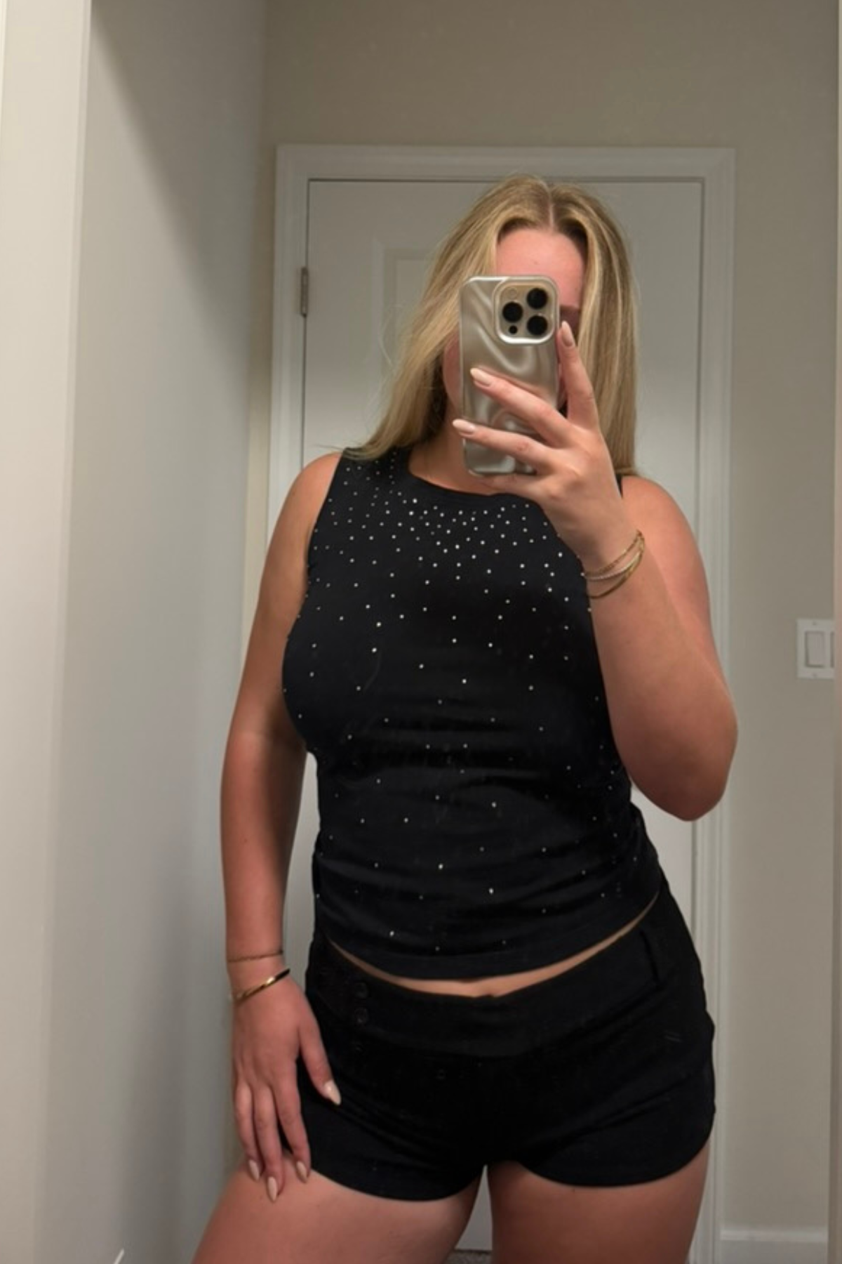 18 mirror selfie.png