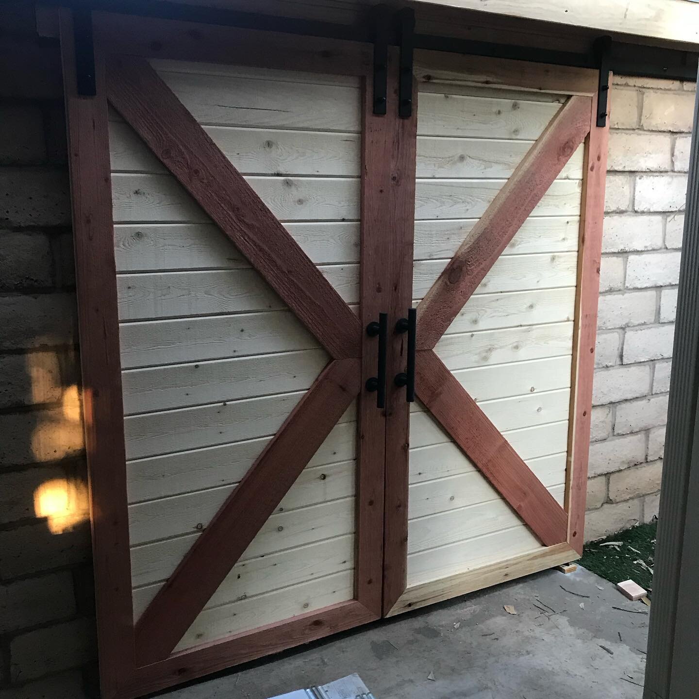 A pair of Barn Doors, built from scratch, to finish off the shed #bennettshomesolutions
