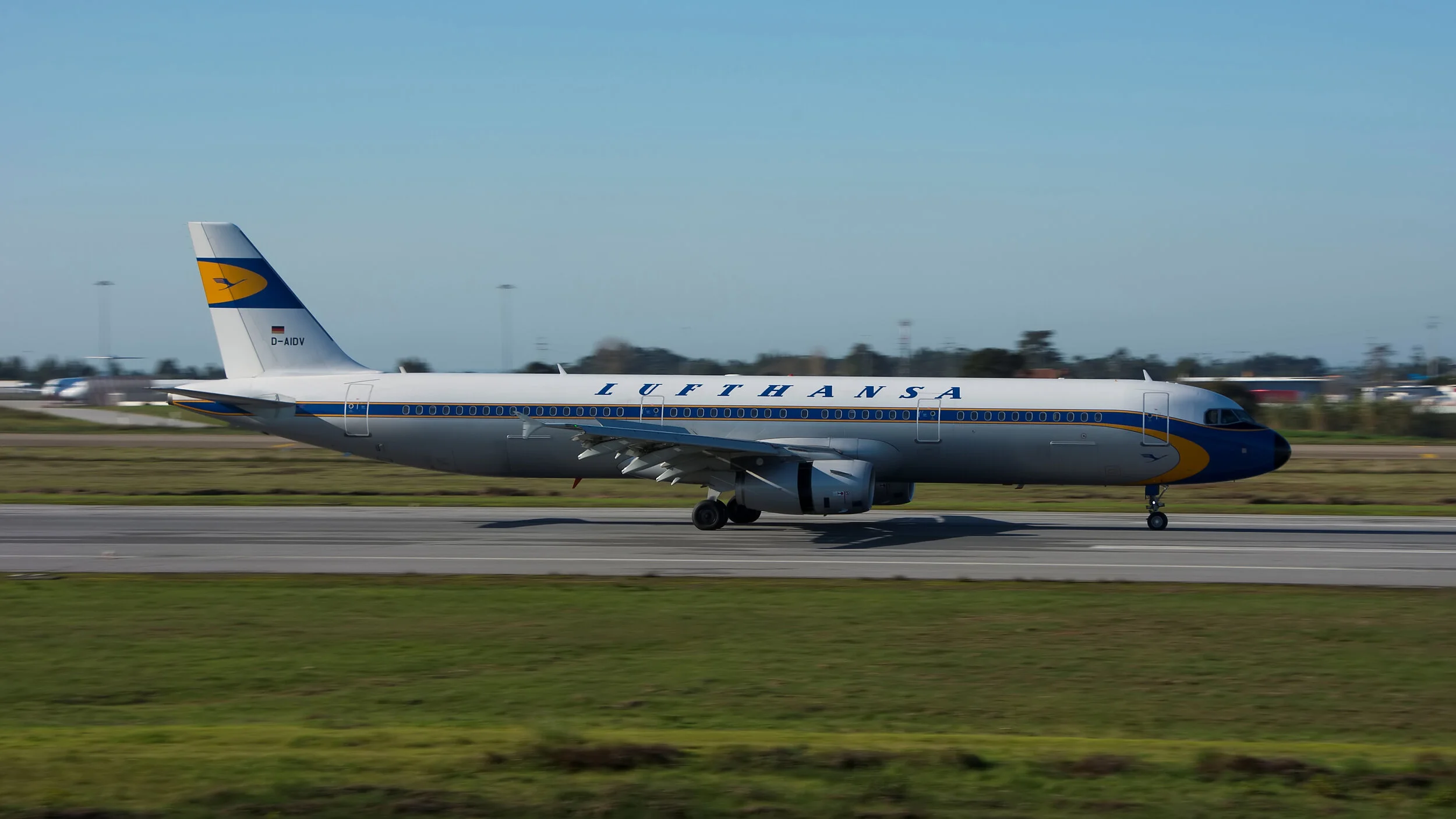 LPPR (Porto, Portugal) Lufthansa D-AIDV Airbus A321-231