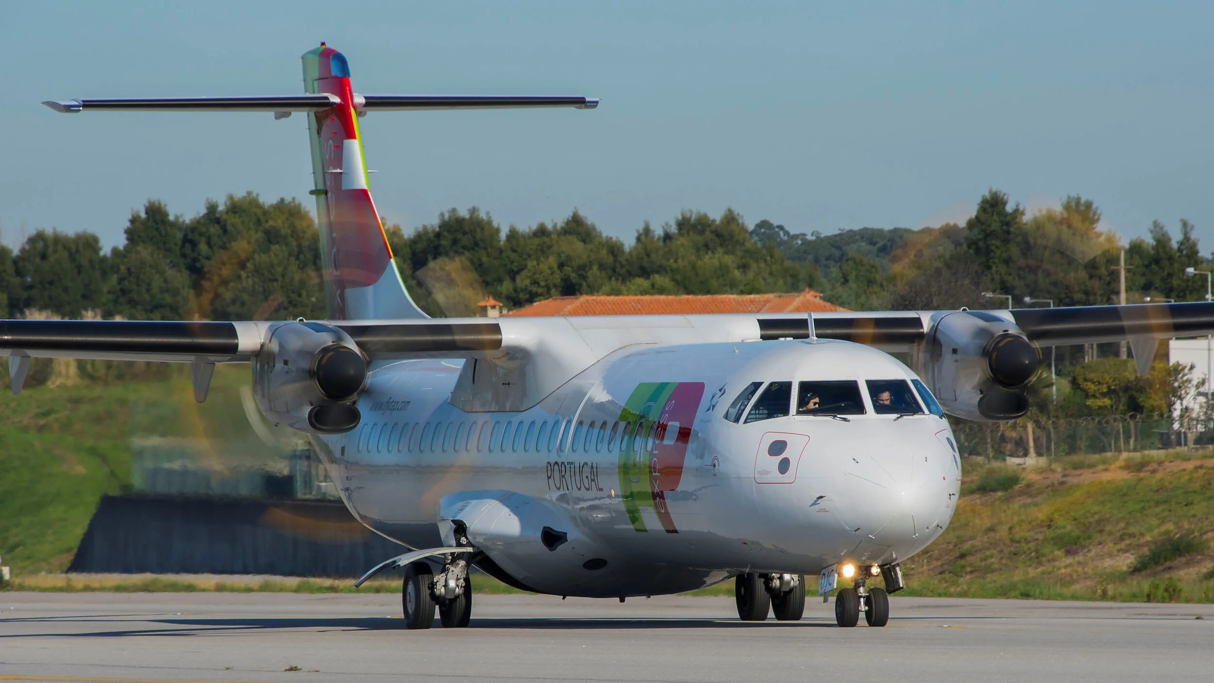 LPPR (Porto, Portugal) TAP Express CS-DJC ATR ATR 72-212A (600)