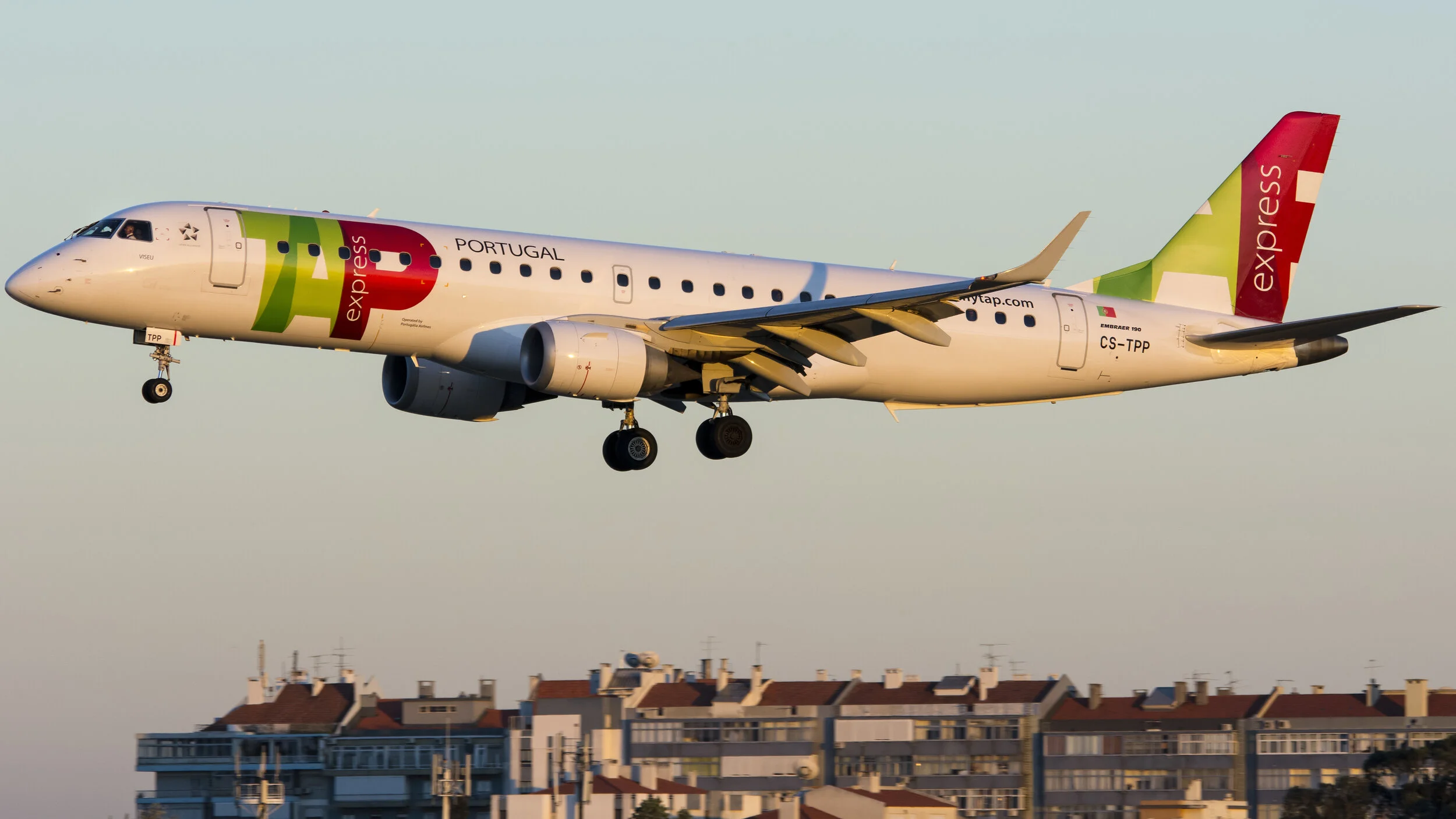 LPPT (Lisbon, Portugal) TAP Express CS-TPP Embraer ERJ-190LR 