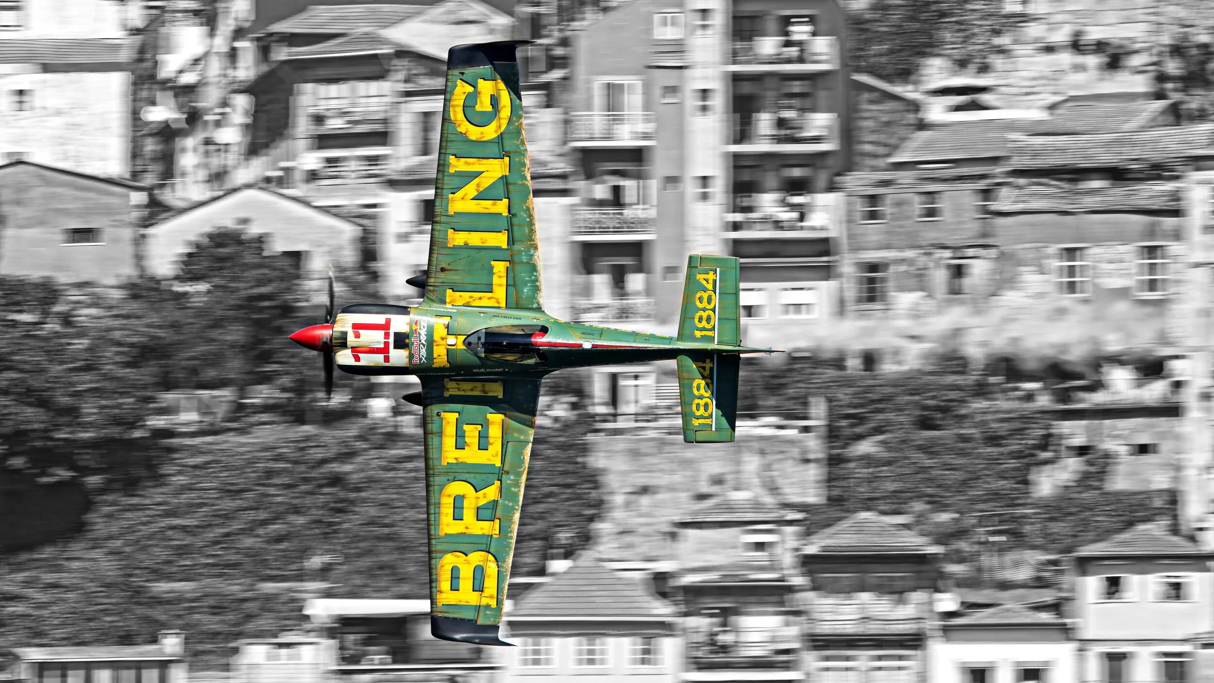 Red Bull Air Race Porto, Portugal 2017. N540XS MXS-R - Mikael Brageot