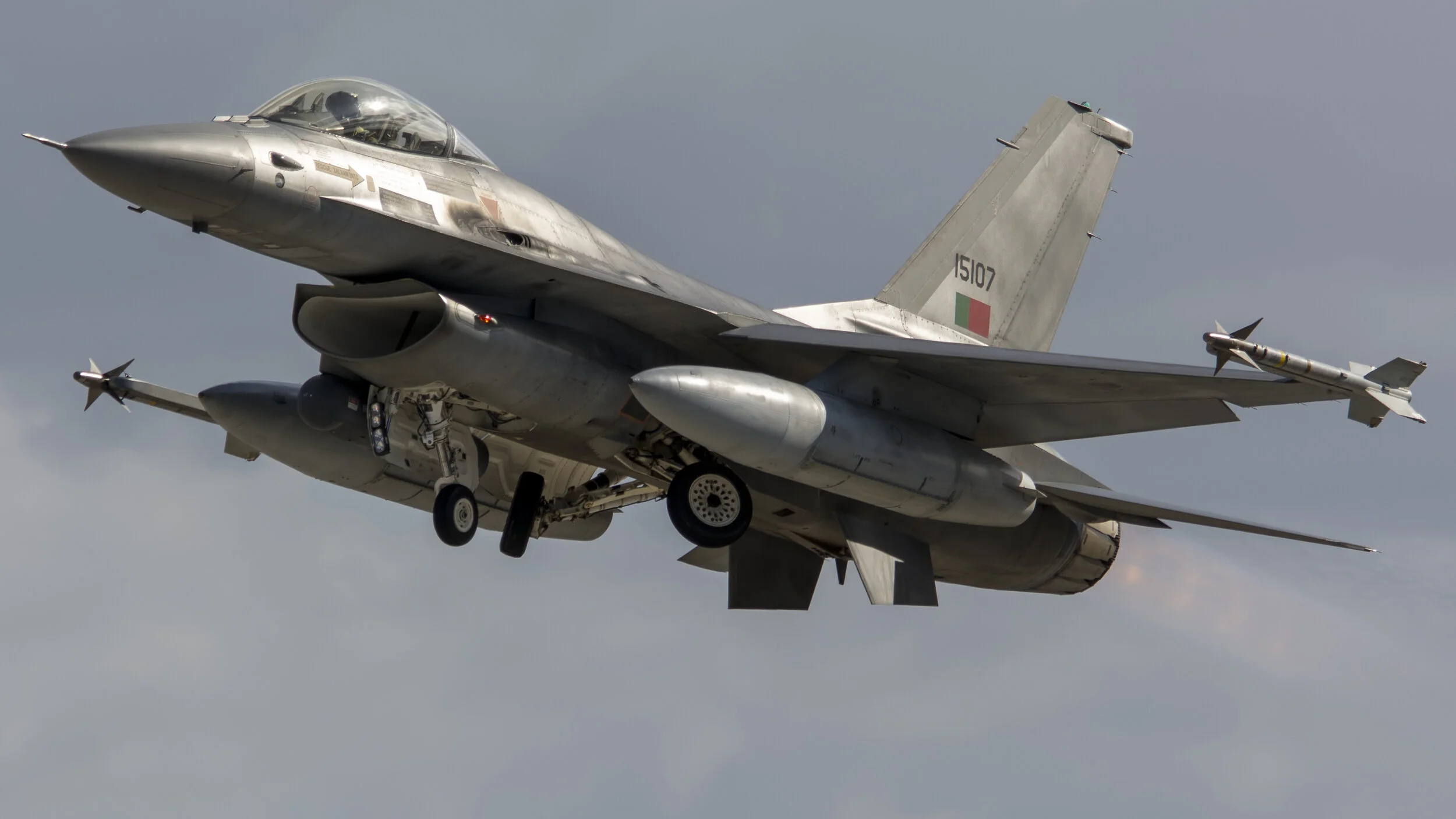 FAP BA5 (Monte Real, Portugal) Real Thaw 18. Portuguese Air Force 15107 General Dynamics F16MLU