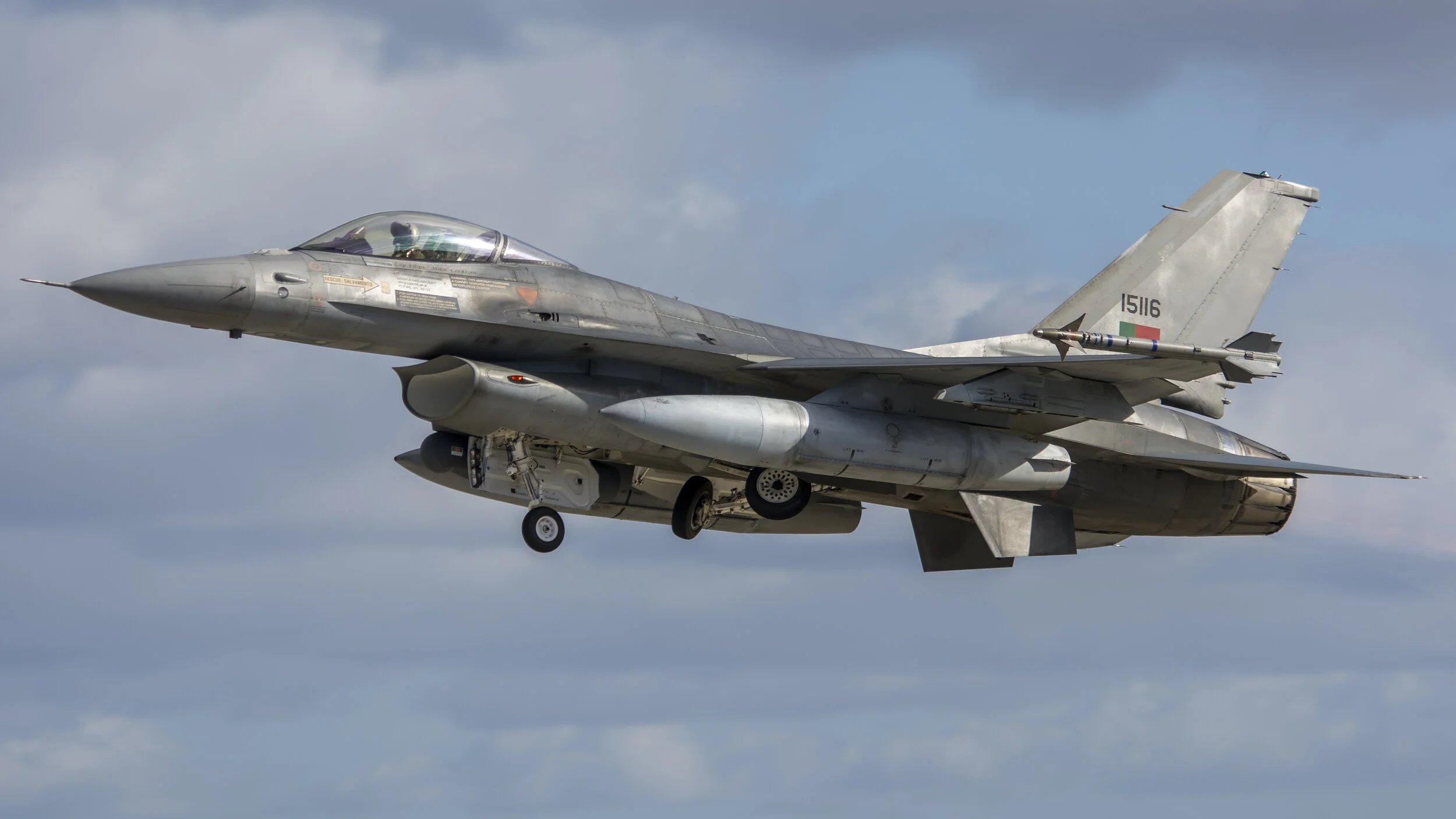 FAP BA5 (Monte Real, Portugal) Real Thaw 18. Portuguese Air Force 15116 General Dynamics F16MLU