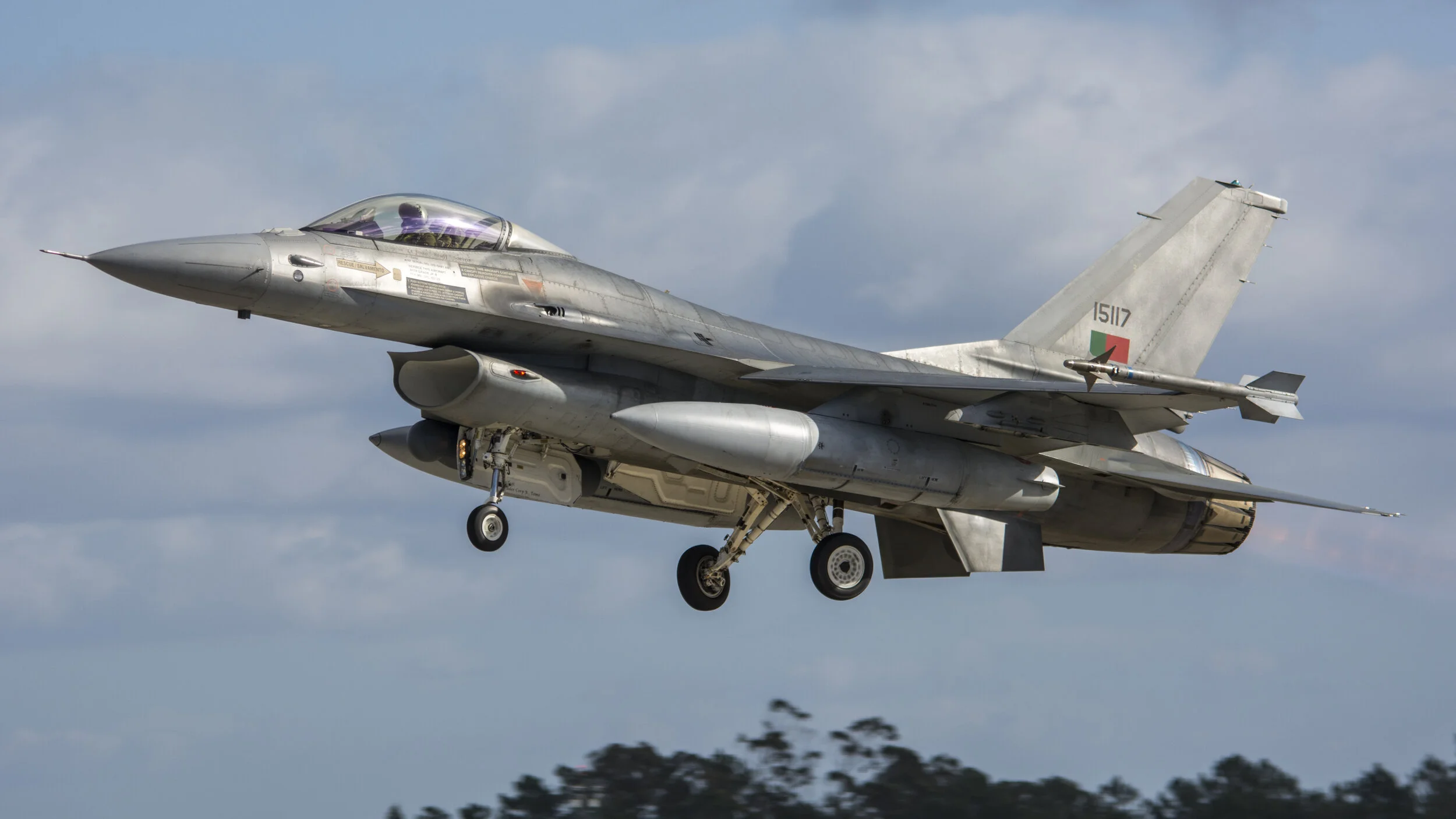 FAP BA5 (Monte Real, Portugal) Real Thaw 18. Portuguese Air Force 15117 General Dynamics F16MLU