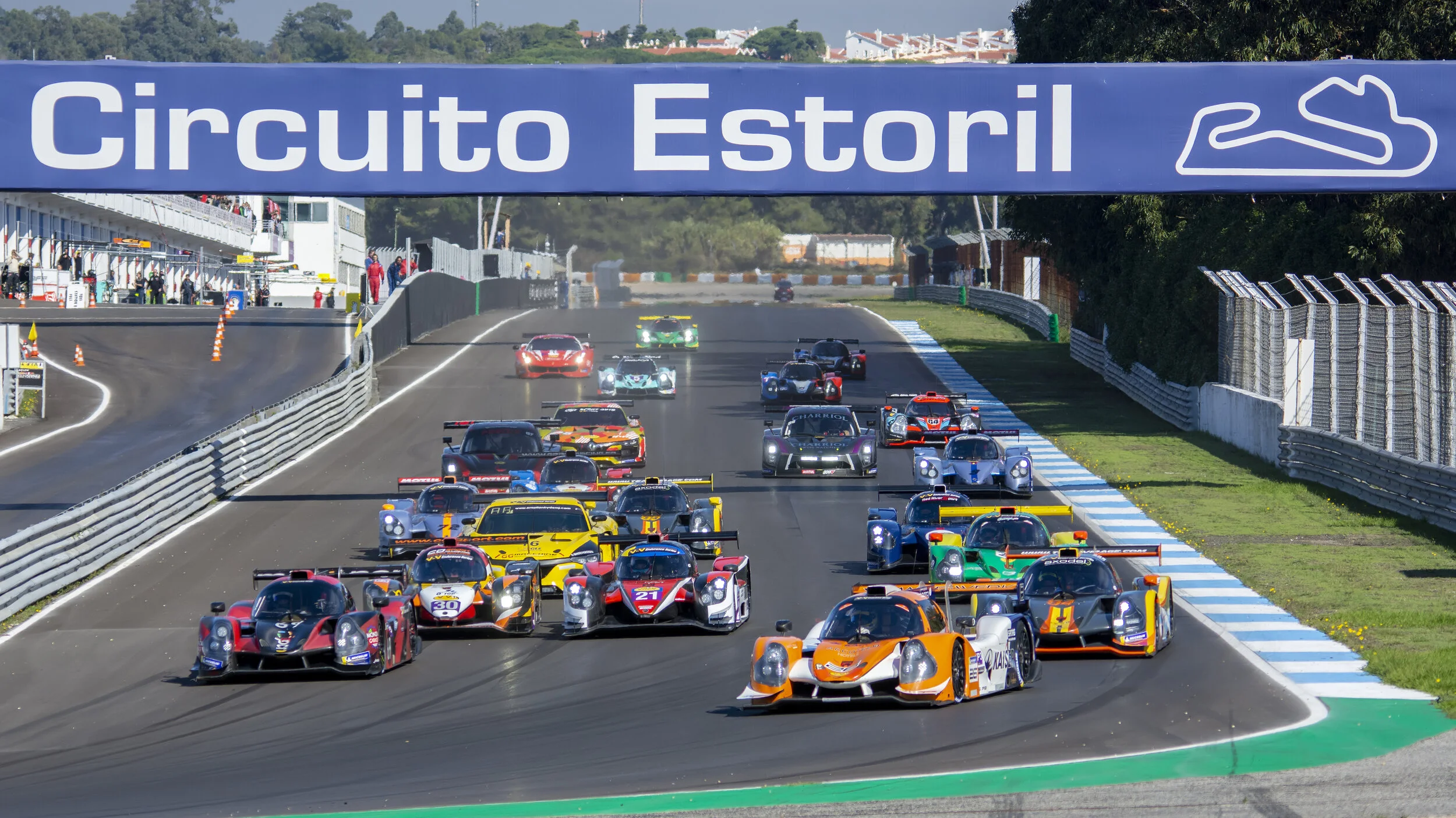 Estoril Circuit, Potugal. VdeV Endurance Series Nov 2018. Start of 6h Endurance Race