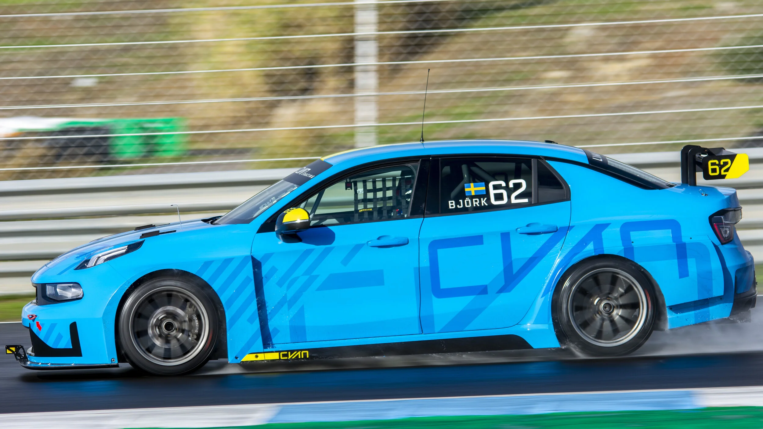 Estoril Circuit, Portugal. Cyan Racing WTCR Lunk & Co 03 Cyan. Nov 2018.