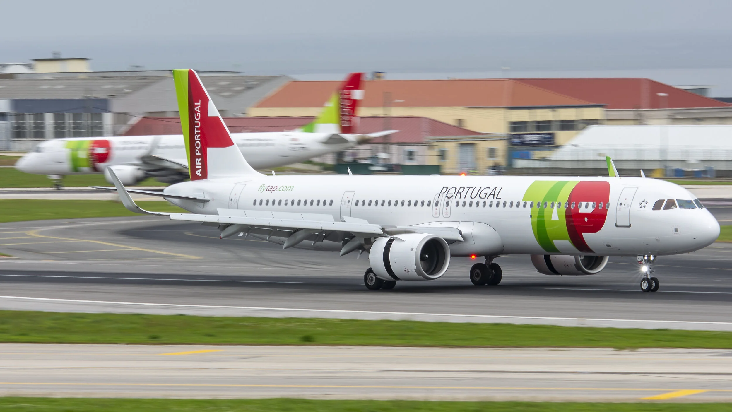 LPPT (Lisbon, Portugal) TAP Air Portugal CS-TJQ Embraer Airbus A321-251N Neo 
