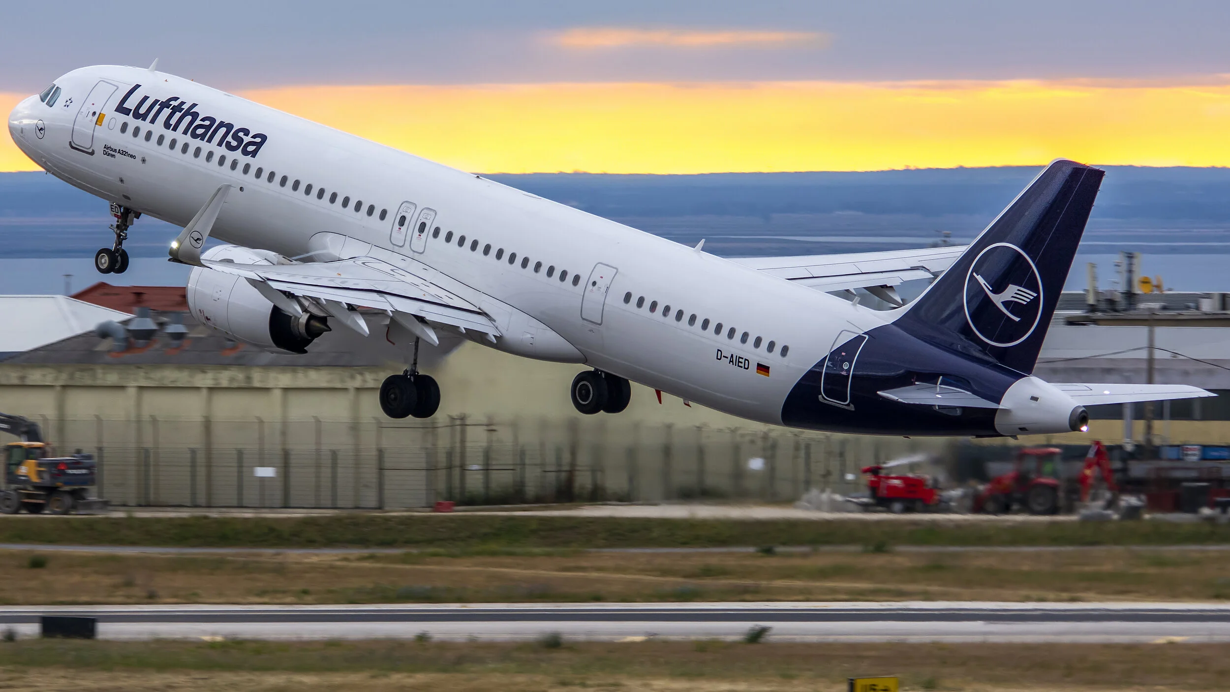 LPPT (Lisbon, Portugal). Lufthansa D-AIED Airbus A321-271NX
