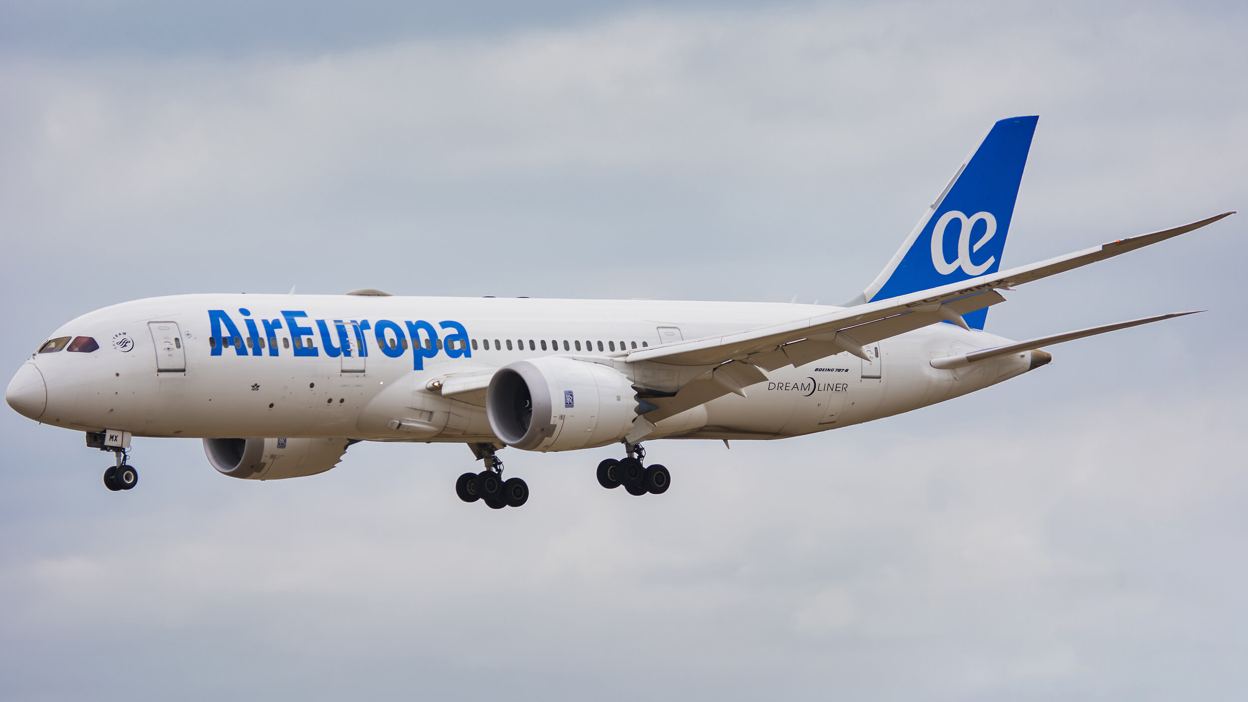LPPT (Lisbon, Portugal). Air Europa EC-MMX Boeing B787-8 Dreamliner