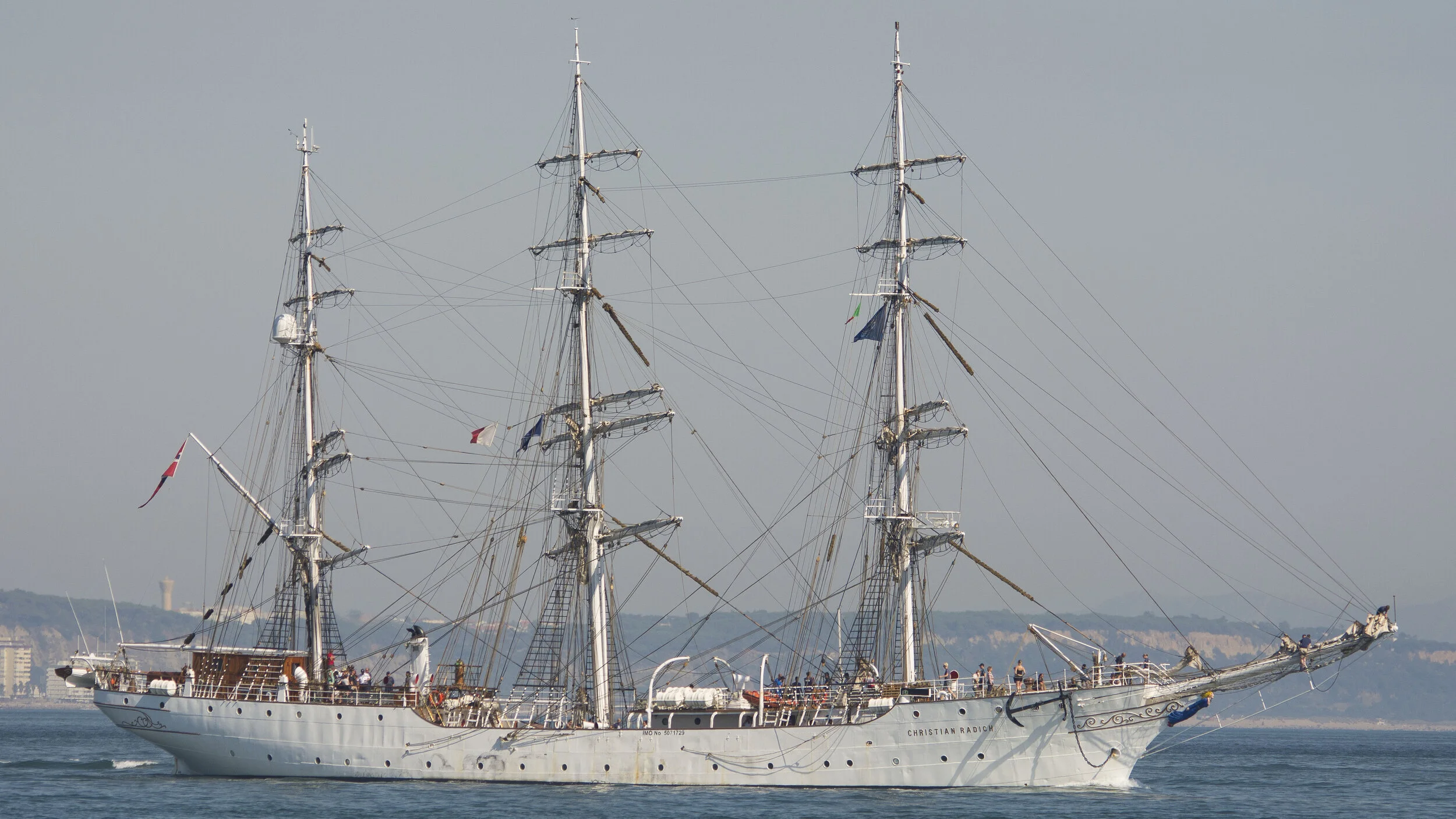 Tall Ships Race - Race 2 Lisbon/Cadiz 2016
Stiftelsen Skoleskipet: CHRISTIAN RADICH
Length: 73m - Rig: 3 Mast Fully Rigged Ship - Built: 1937