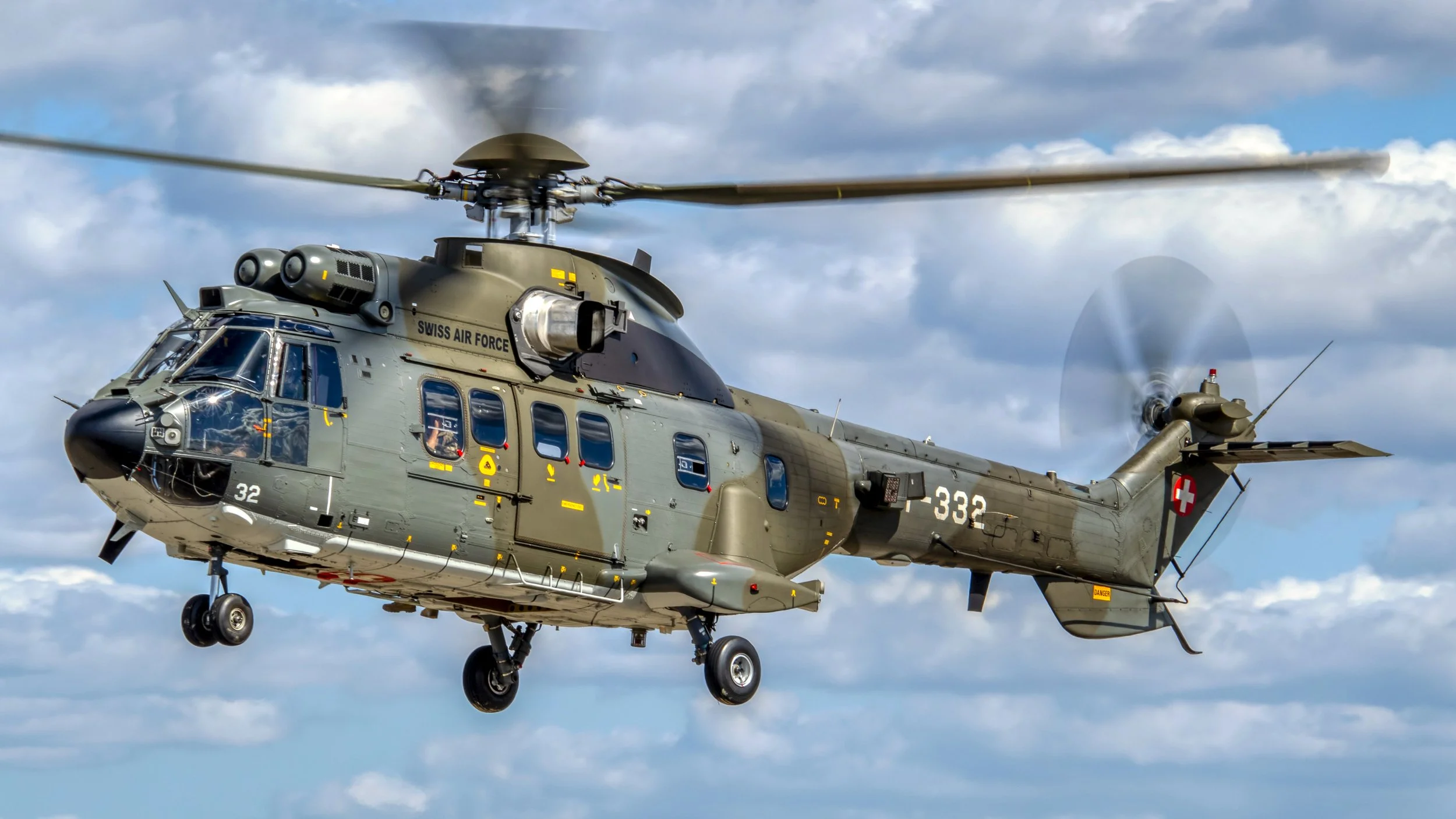 FAP BA11, Beja, Portugal. Hot Blade 2021.
T-332 Swiss Air Force Eurocopter AS-532UL Cougar