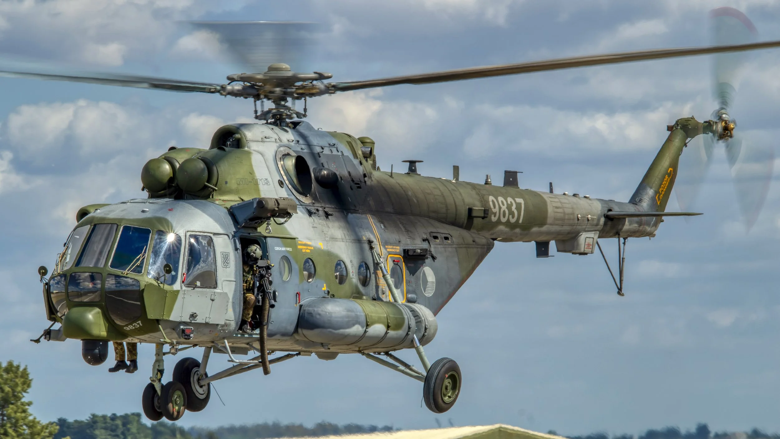 FAP BA11, Beja, Portugal. Hot Blade 2021.
9837 Czech Air Force Mil Mi-171