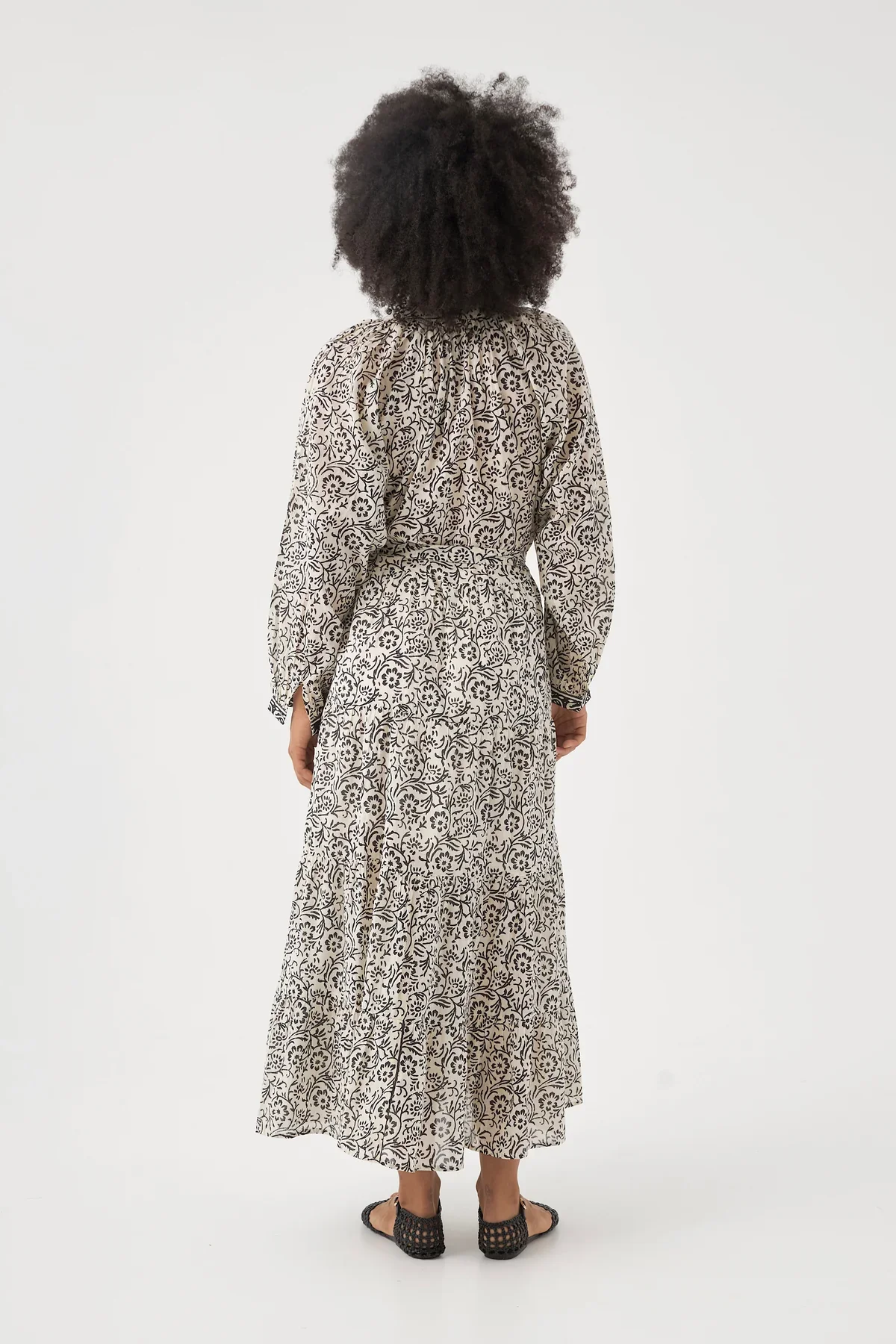 Robe thelma blanche dos les lavandines cremieu.webp