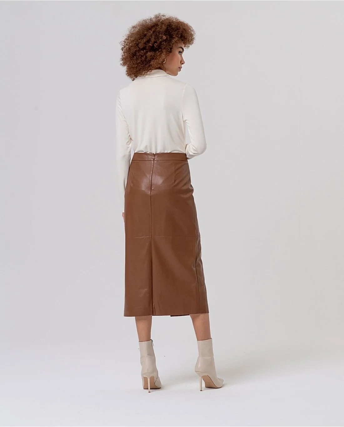 JUPE CRAYON DOS EFFET FAUX CUIR LES LAVANDINES.jpg