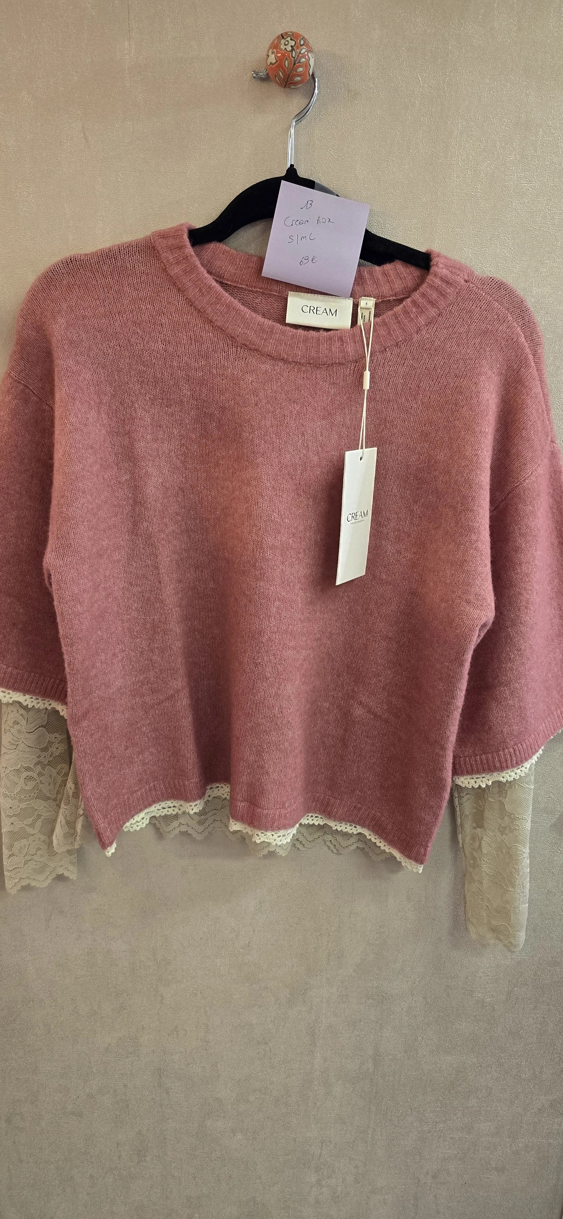Pull manches dentelle rose col rond