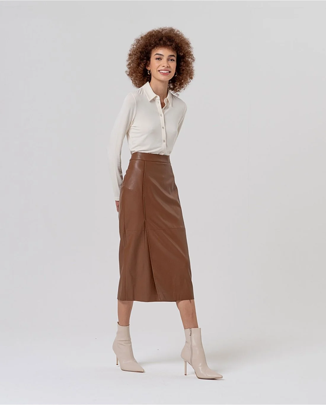 JUPE CRAYON CAMEL EFFET FAUX CUIR.jpg