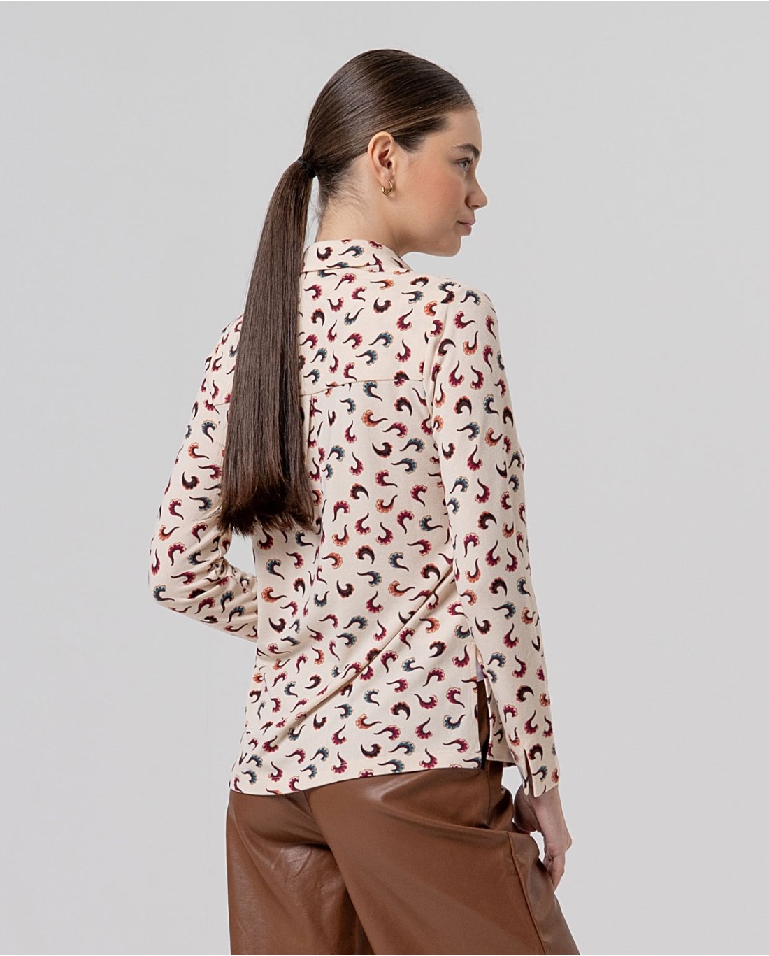 Chemise imprimée dos base ecru.jpg