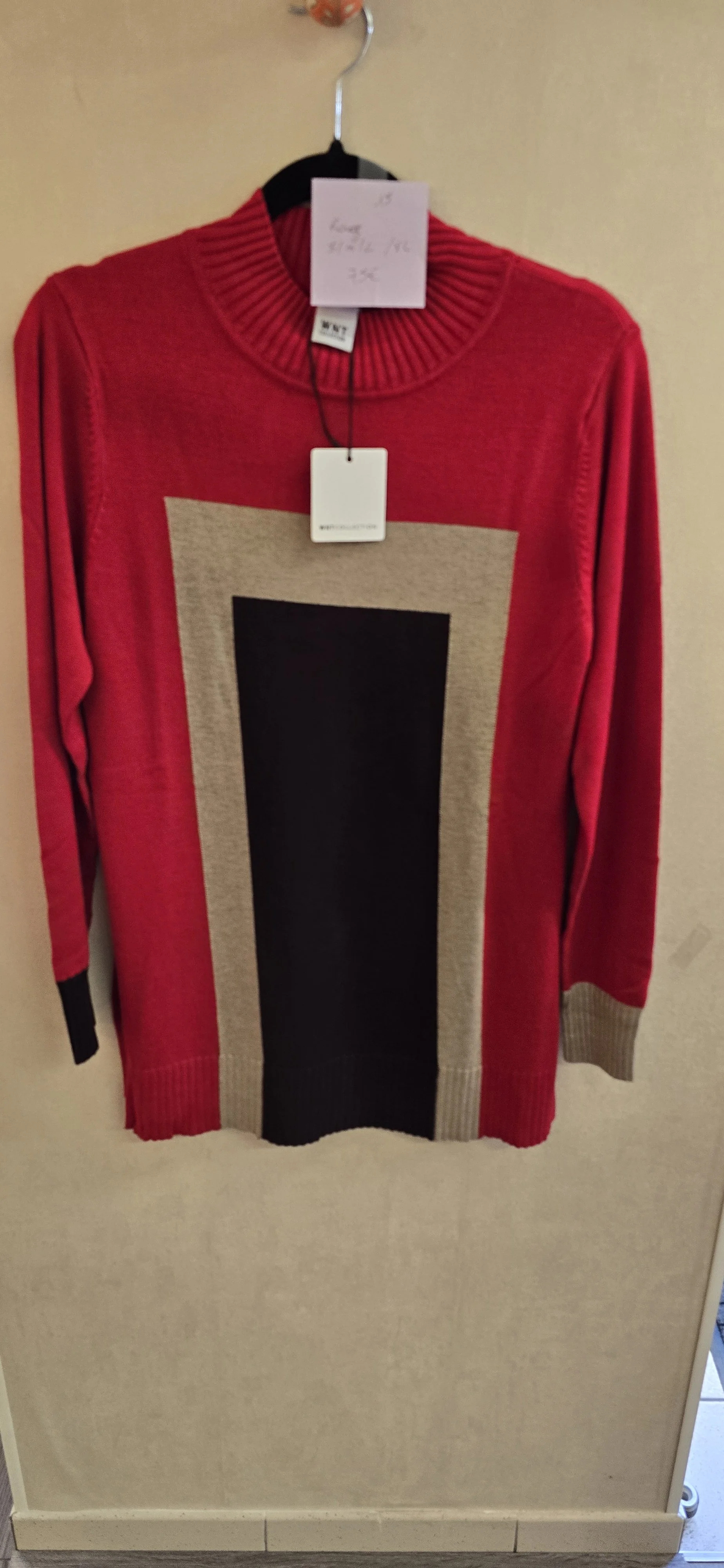 Pull rouge col cheminée