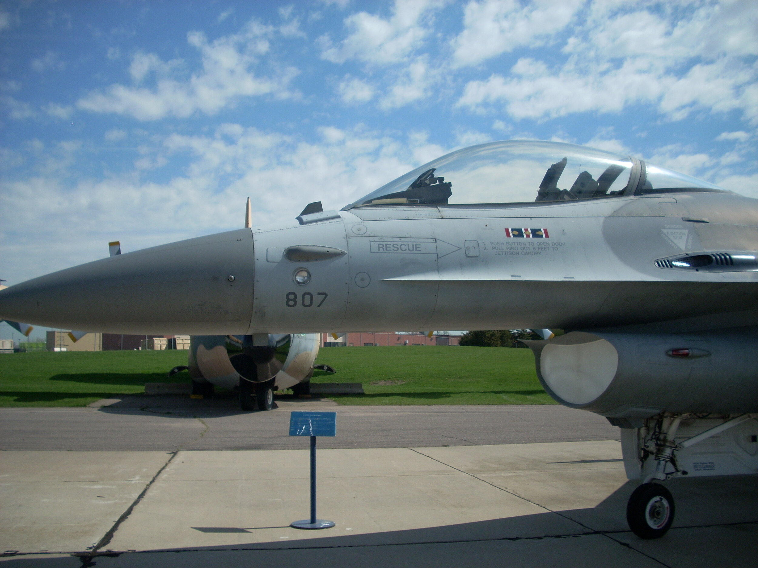 General Dynamics F-16 “Fighting Falcon” — Minnesota Air National Guard  Museum