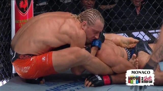 UFC 329 - Paddy Pimblett sinking in that devastating choke.