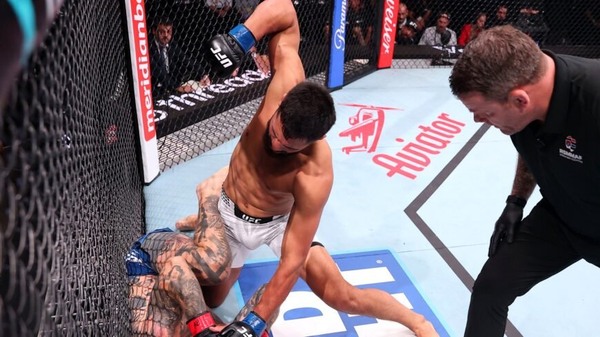 Gilbert Urbina gets the upset with style points!