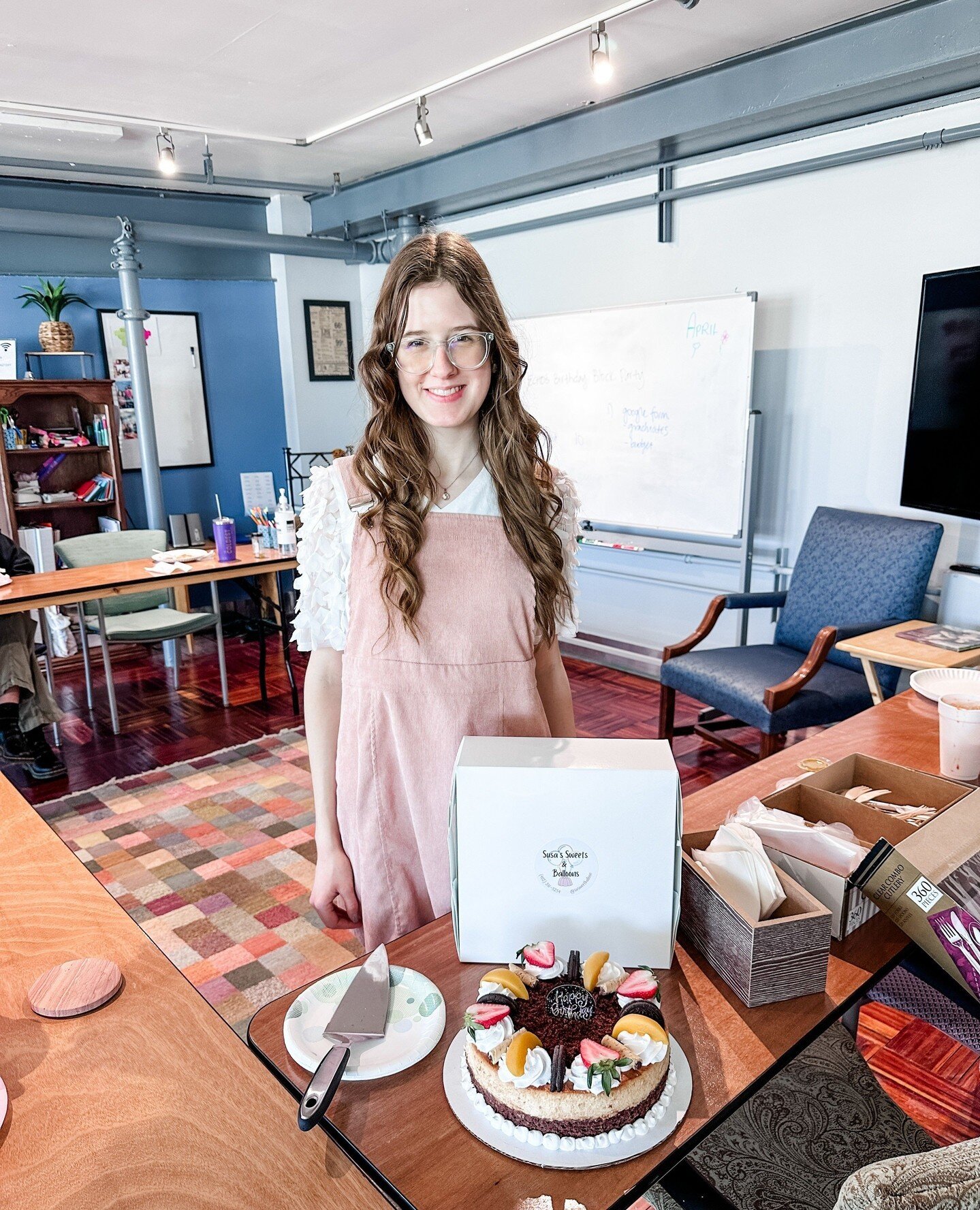 Happy birthday, Jessica! We loved celebrating you last week. Thank you for infusing creativity and care into everything you do at ECHO Collective. 💕⁠
⁠
Follow Jessica @jg_sustainable_fashion 🎂⁠
⁠
Chocoflan 😋 by @susweetballoon ⁠
⁠