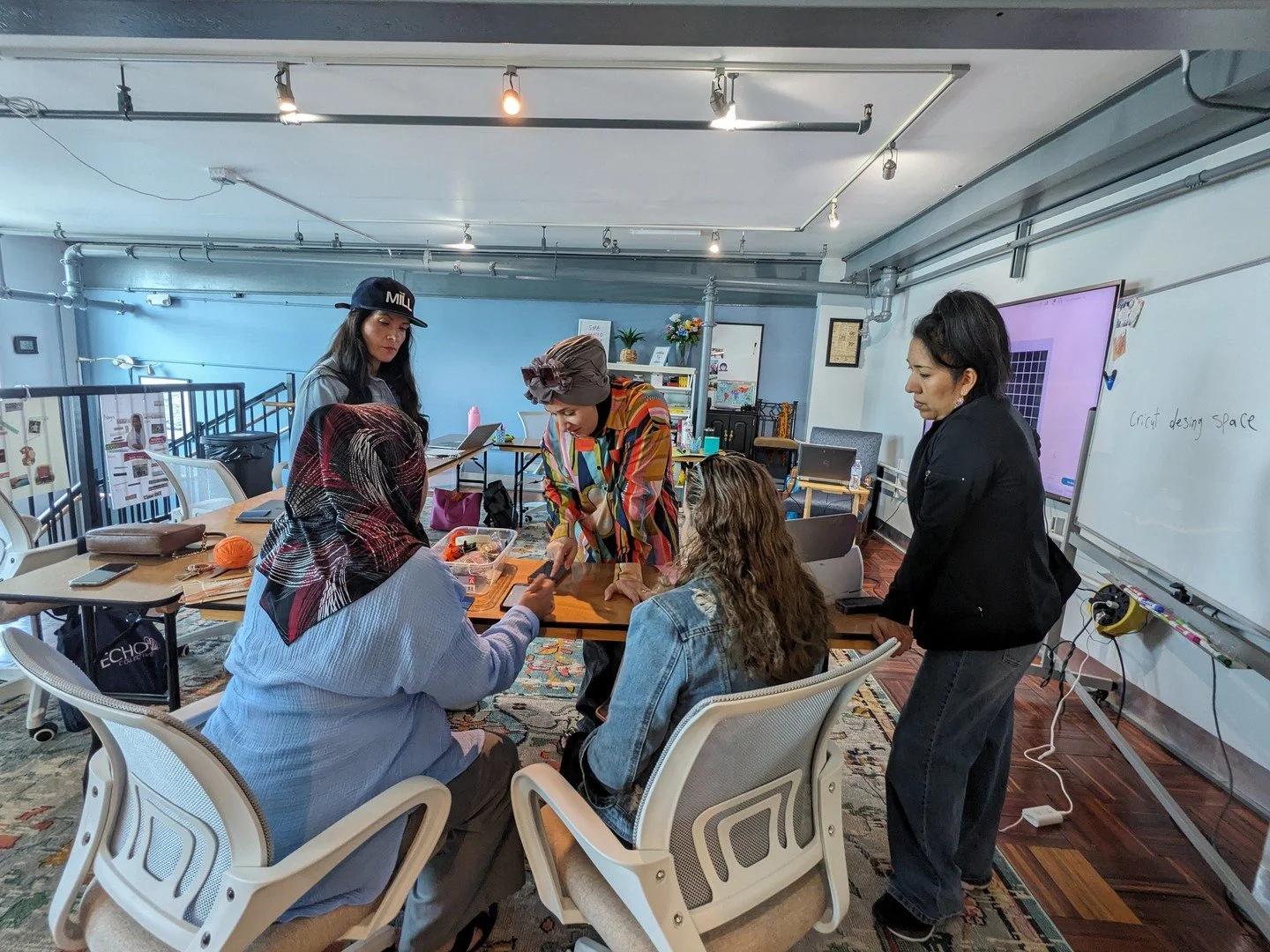 An ECHO woman gives back 🤗 Hiam graduated from our coaching program in 2024, and now she is providing a free class on the Cricut equipment and the sublimation process. She has honed her expertise on design over many years of managing her business Em