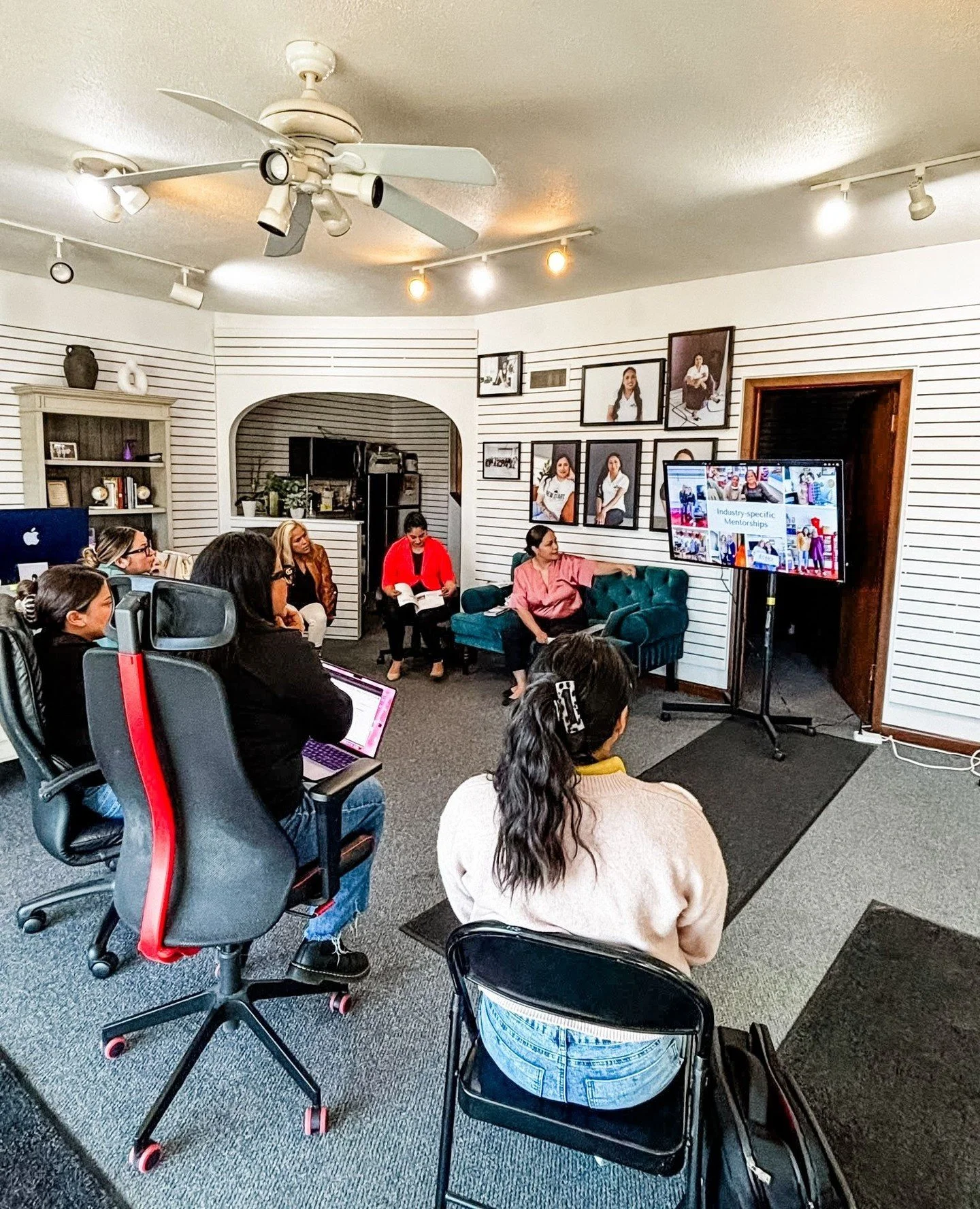 Thank you to our friend @rosamartinez.woodsbrosrealty for inviting Carmen and Cecilia to present to the Latino Network ERN group! 🥰