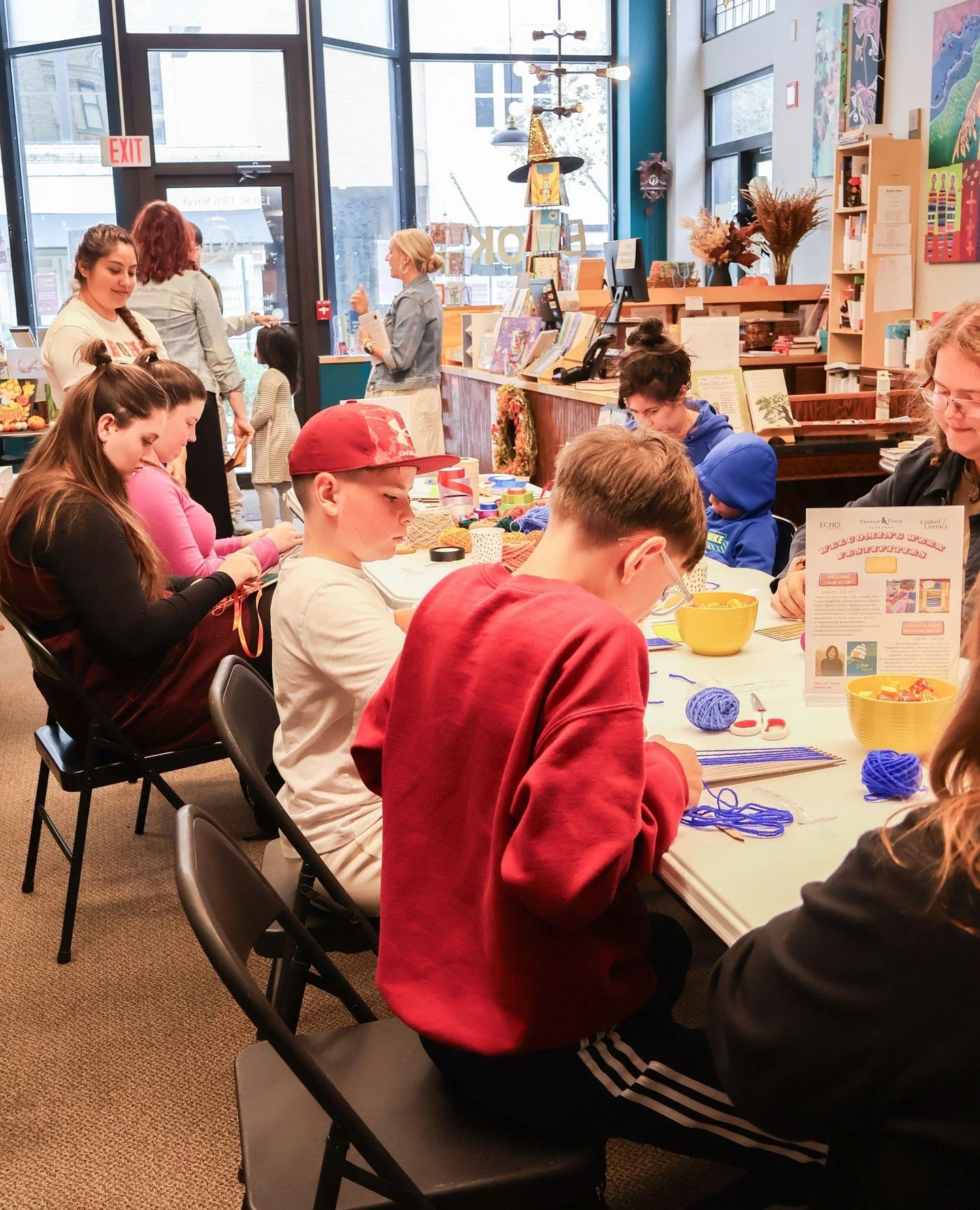 Thank you to everyone who attended our "Weaving Your Story" workshop at @Francieandfinch bookshop during Welcoming Week! 🧶⁠
⁠
Our very own Refinery Graduate and Creative Programs Manager Cecilia Vargas, owner of @best_knit_co⁠, showed atte