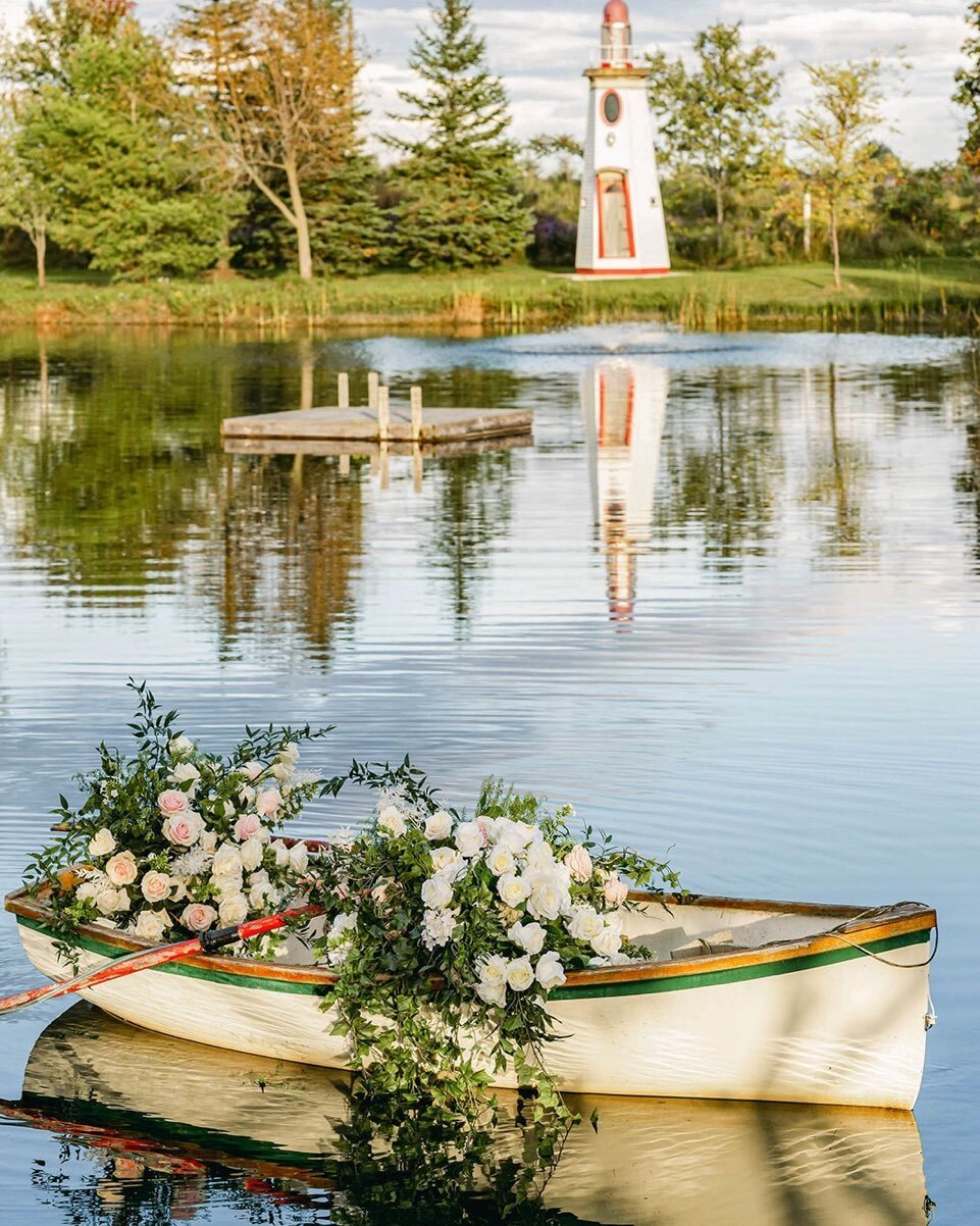 Happy Friday Everyone! 
It&rsquo;s supposed to be a hot one so we&rsquo;re going to hang around the pond at Belcroft, sip on an Aperol spritz and day dream of our upcoming weddings. 
Keep cool and have a great weekend. 

planning&amp;design: @rdteven
